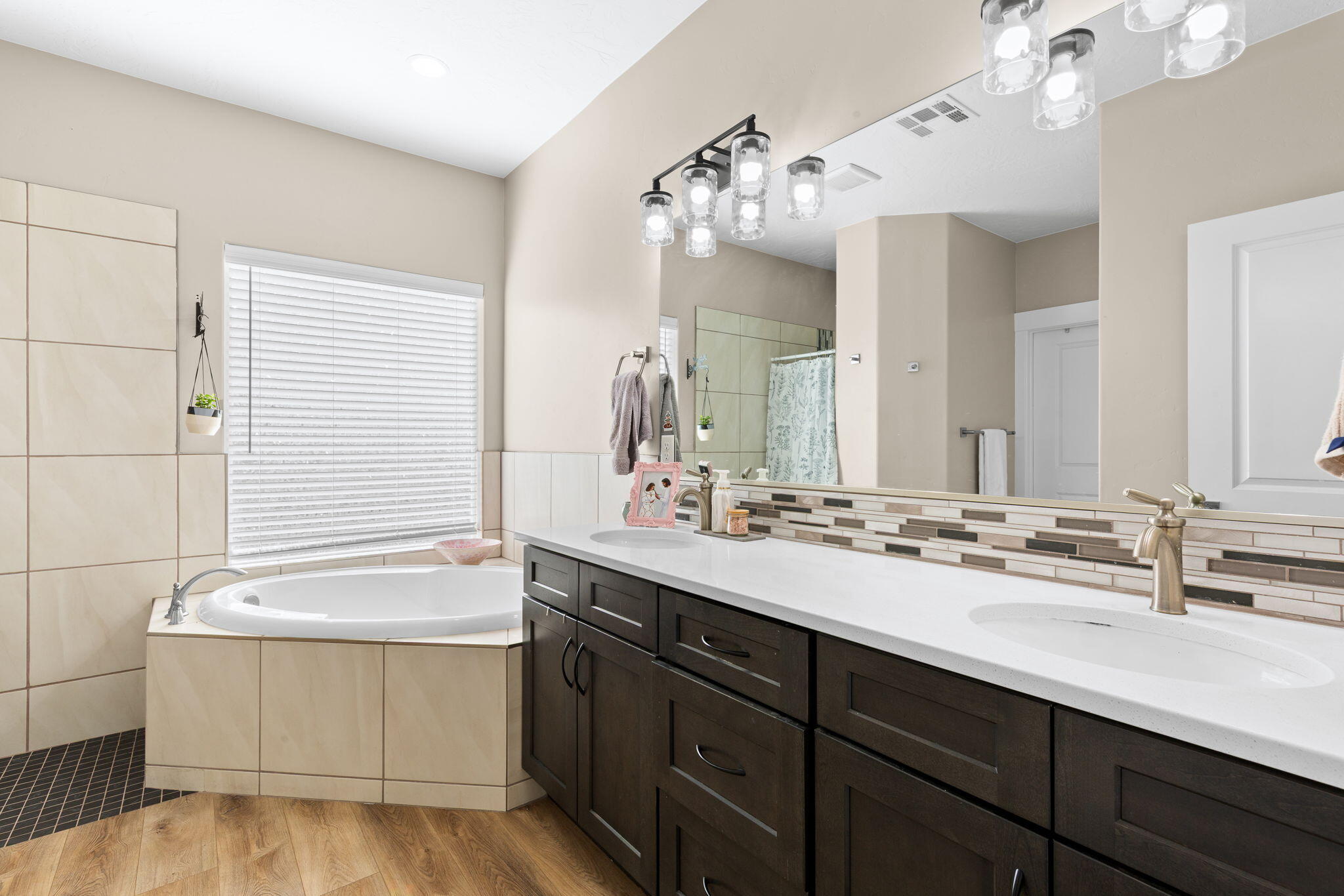 BLOOMINGTON HILLS - Residential