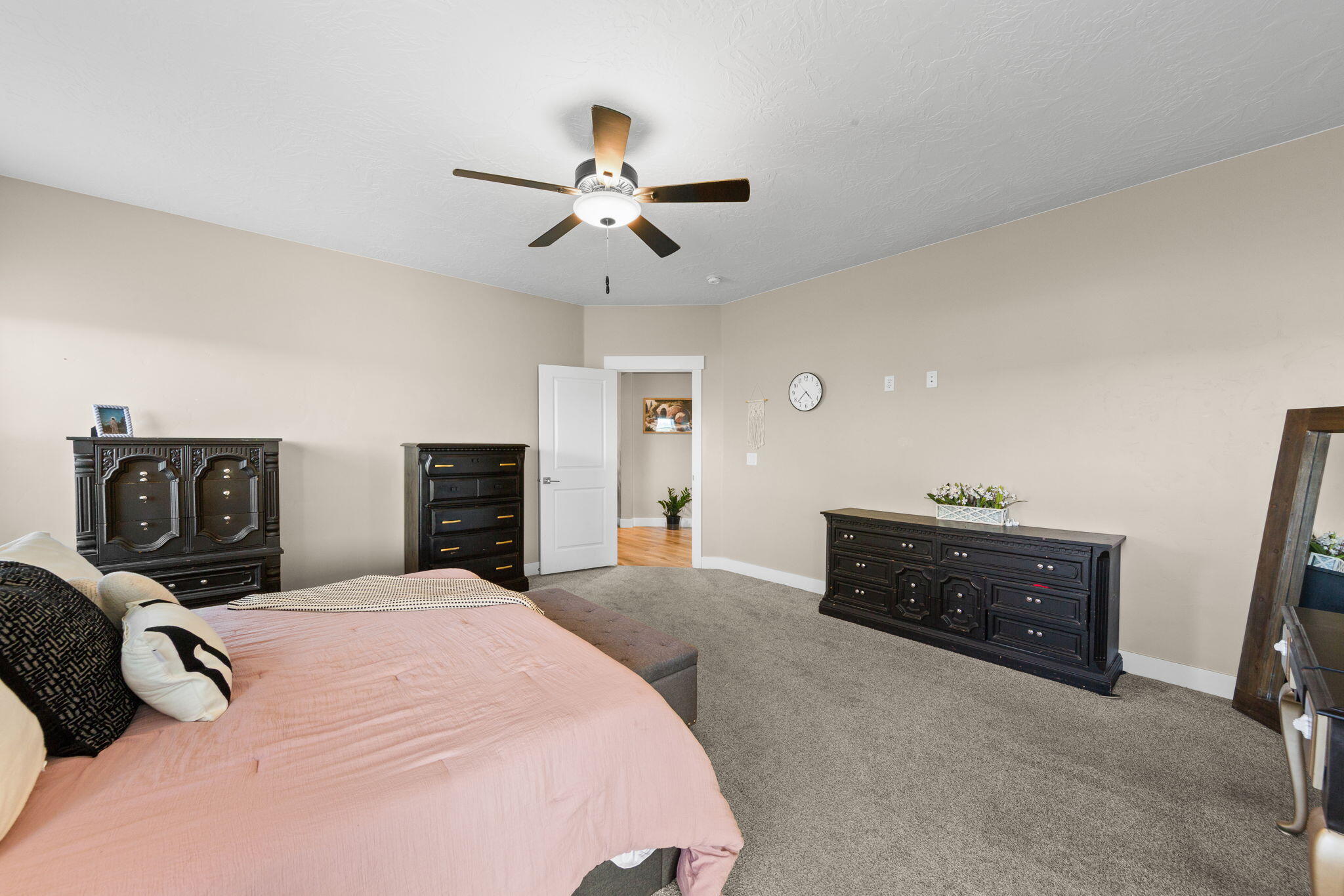 BLOOMINGTON HILLS - Residential