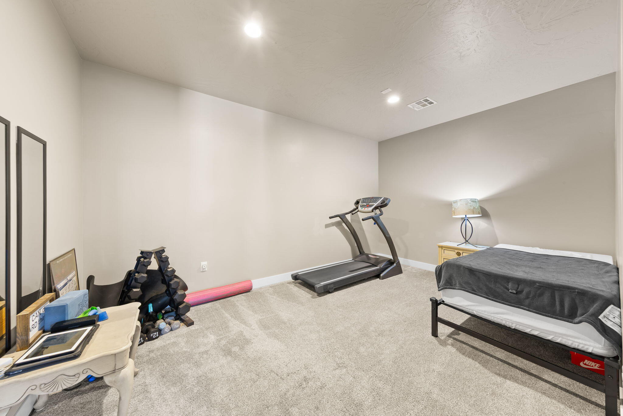 BLOOMINGTON HILLS - Residential