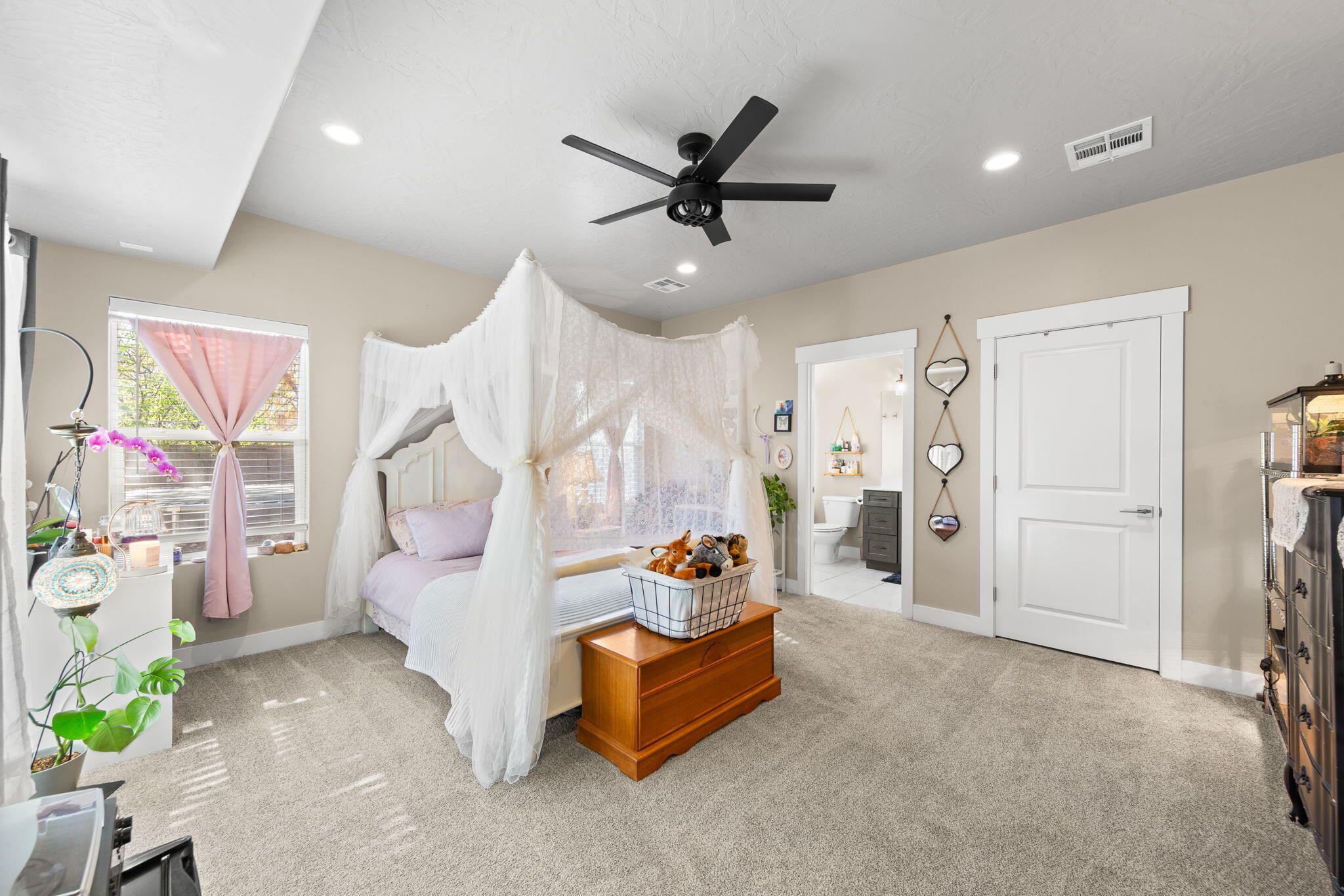 BLOOMINGTON HILLS - Residential