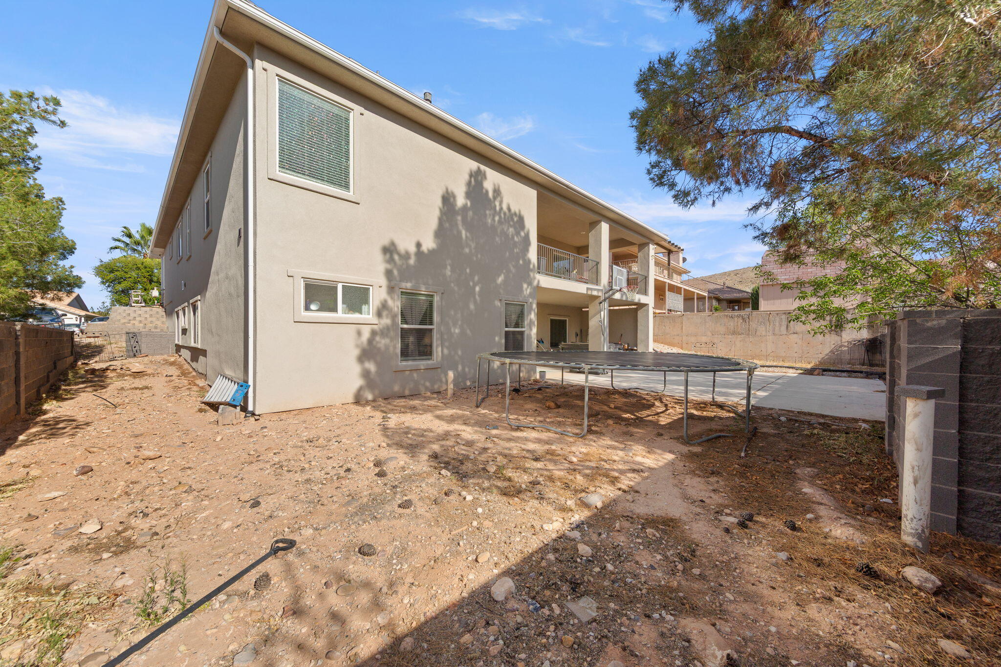 BLOOMINGTON HILLS - Residential