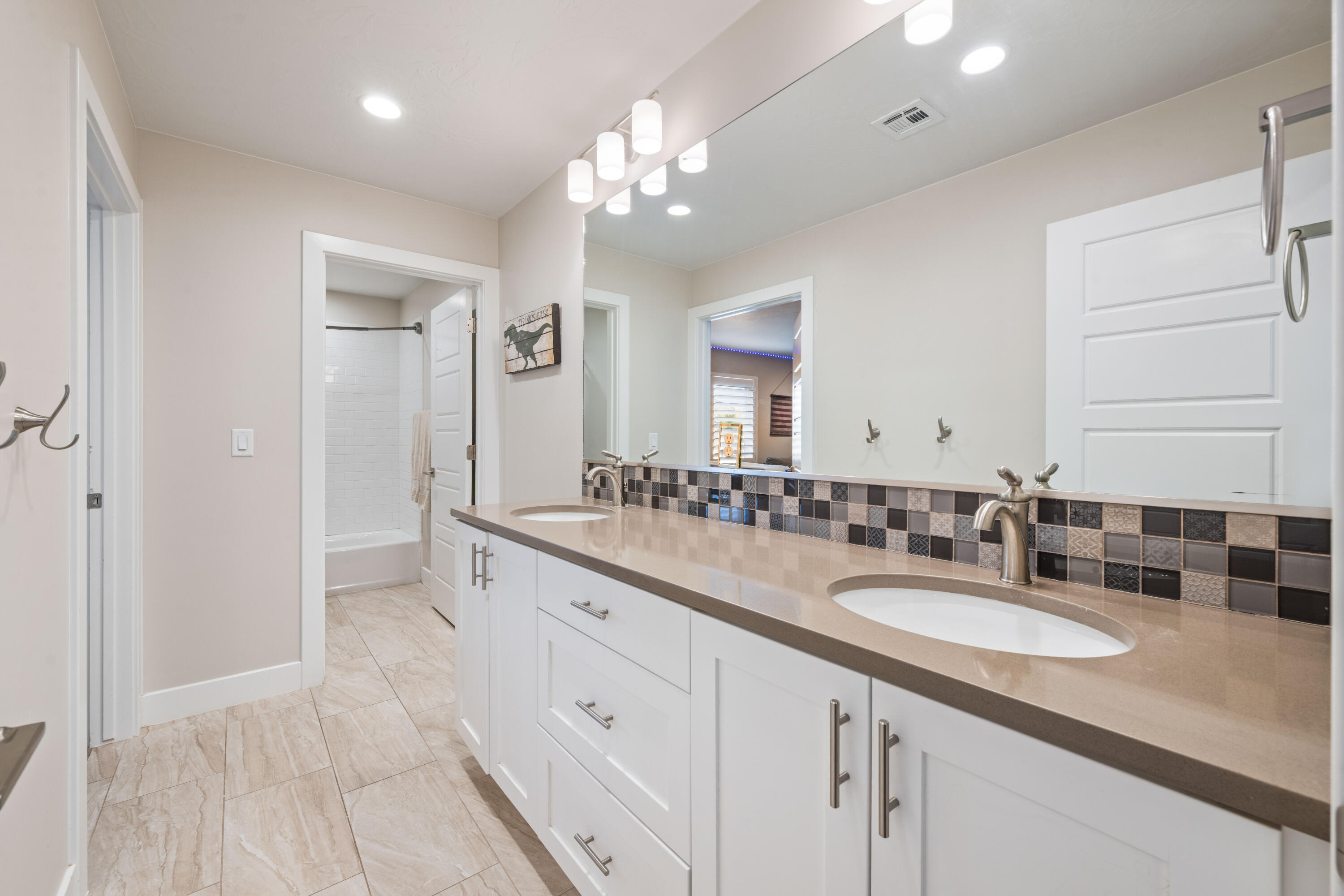 HYDE-BERRY PARK - Residential
