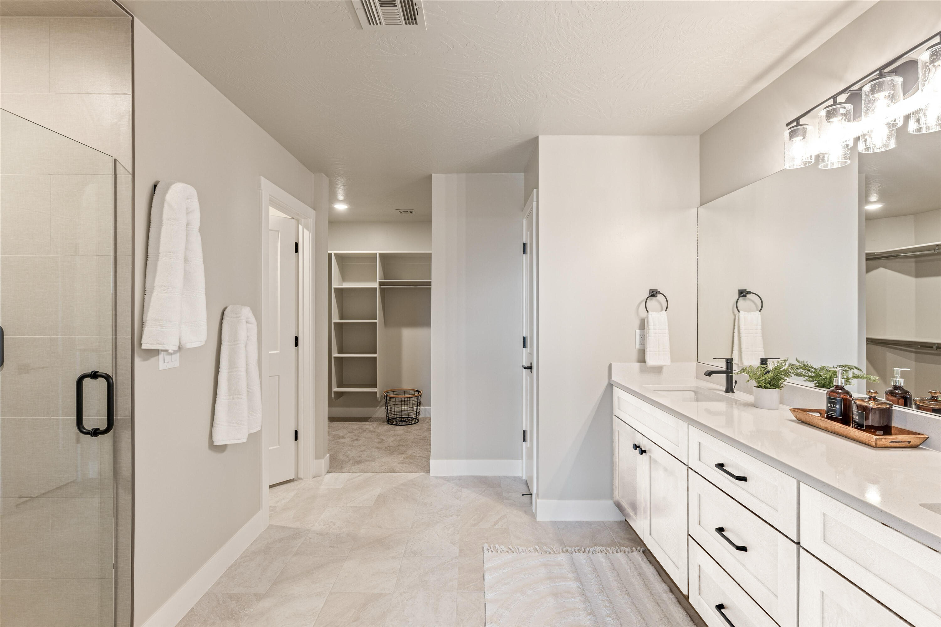 HURRICANE HEIGHTS TOWNHOMES - Residential