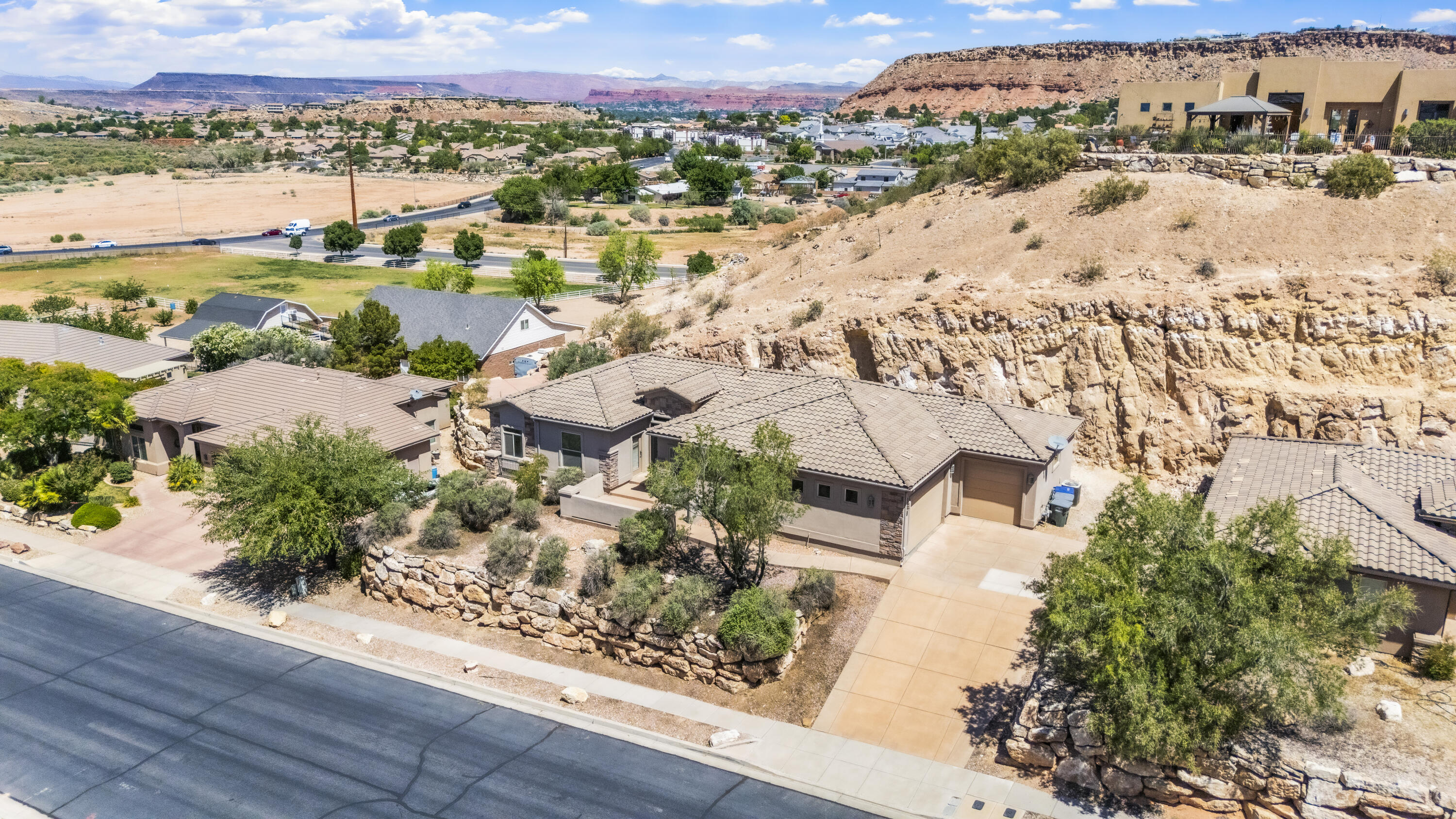 KNOLLS AT LITTLE VALLEY - Residential