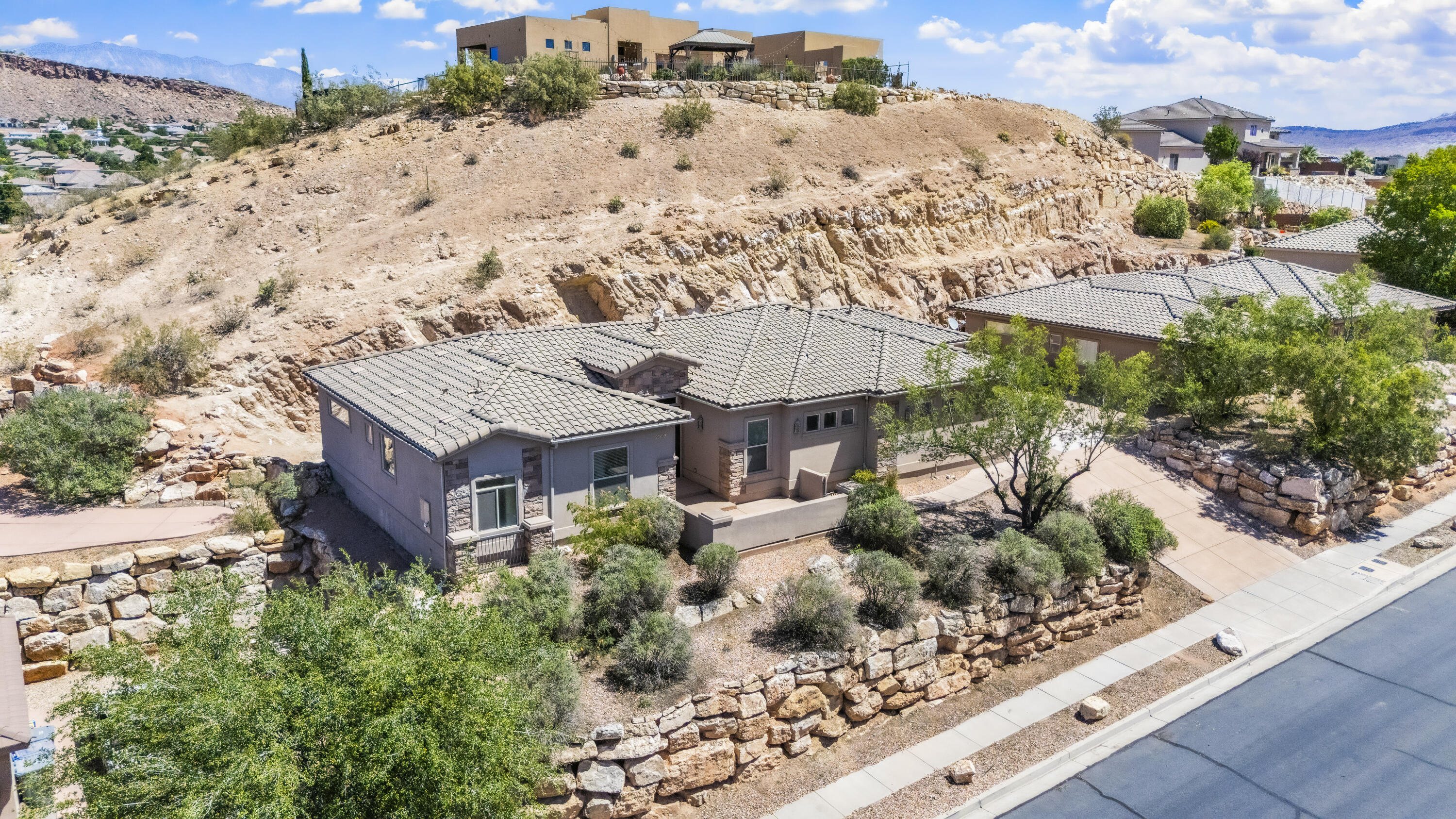 KNOLLS AT LITTLE VALLEY - Residential