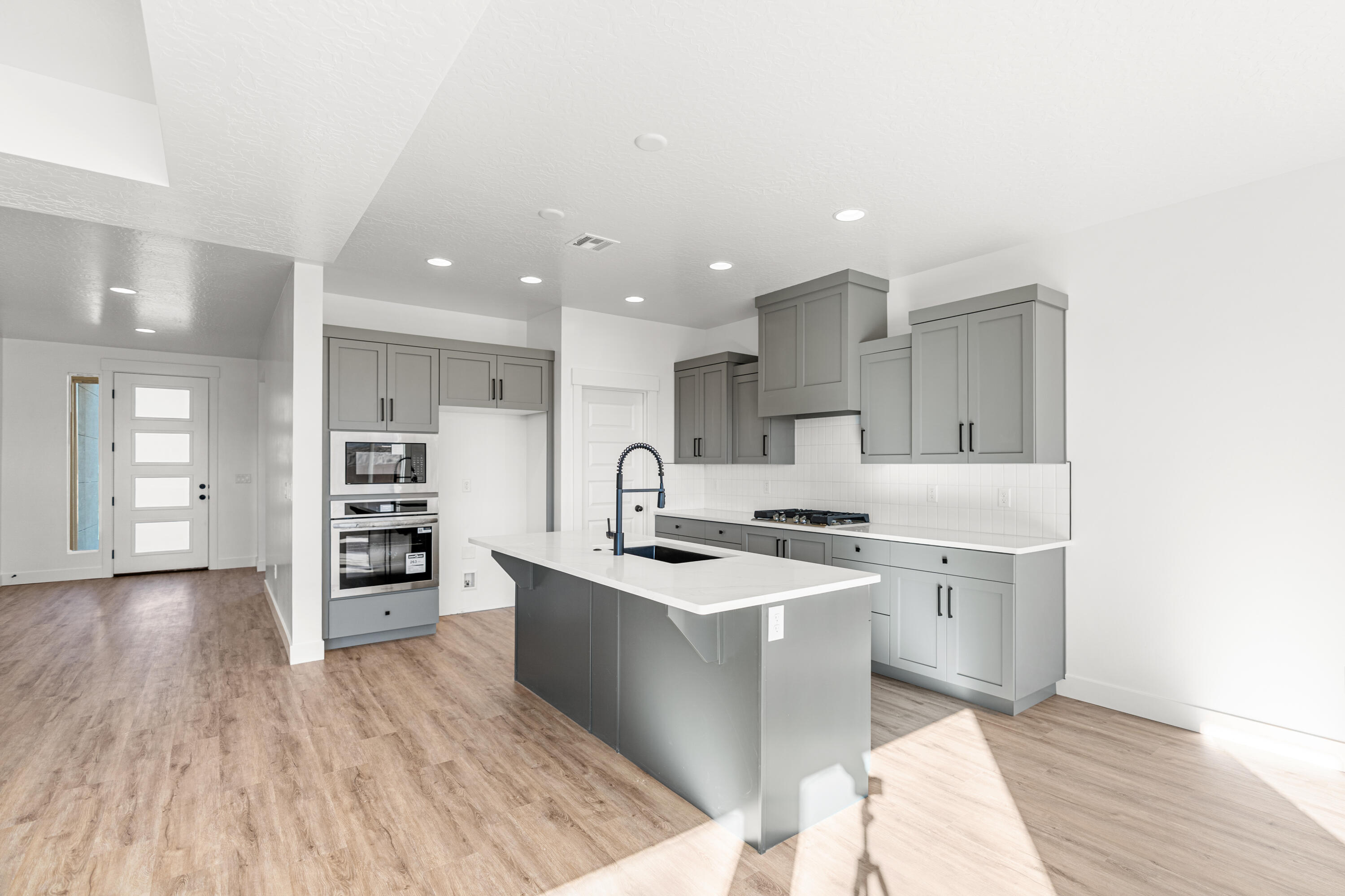 WHITE HILLS SUB - Residential