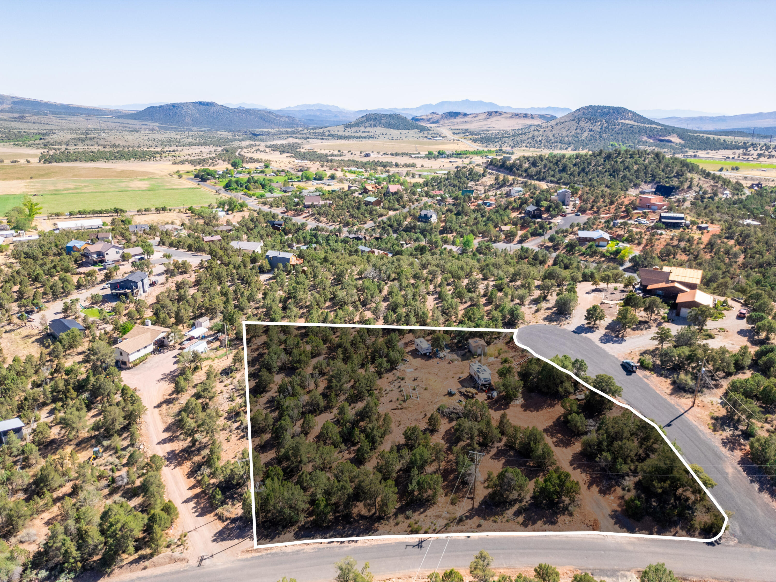 DIXIE DEER ESTATES - Land