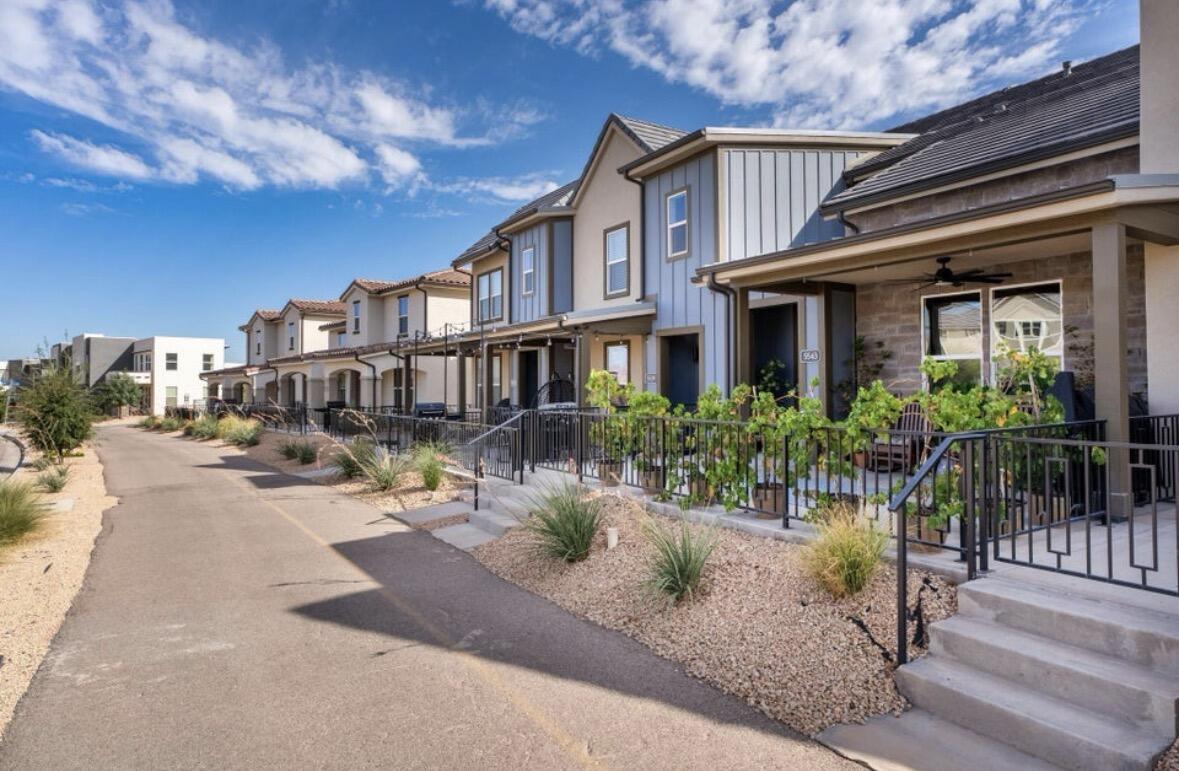 DESERT COLOR AUBURN HILLS - Residential