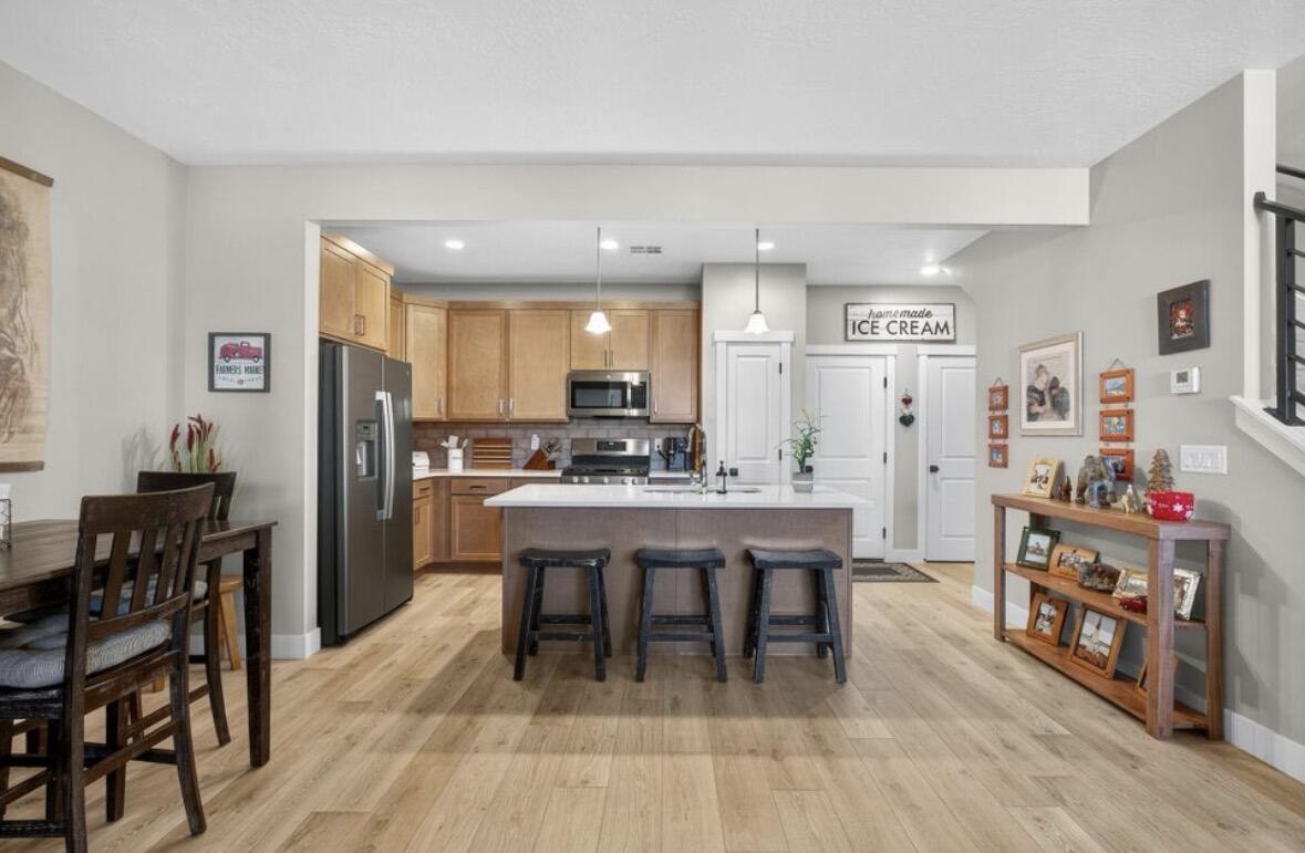 DESERT COLOR AUBURN HILLS - Residential