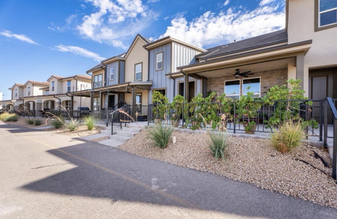DESERT COLOR AUBURN HILLS - Residential