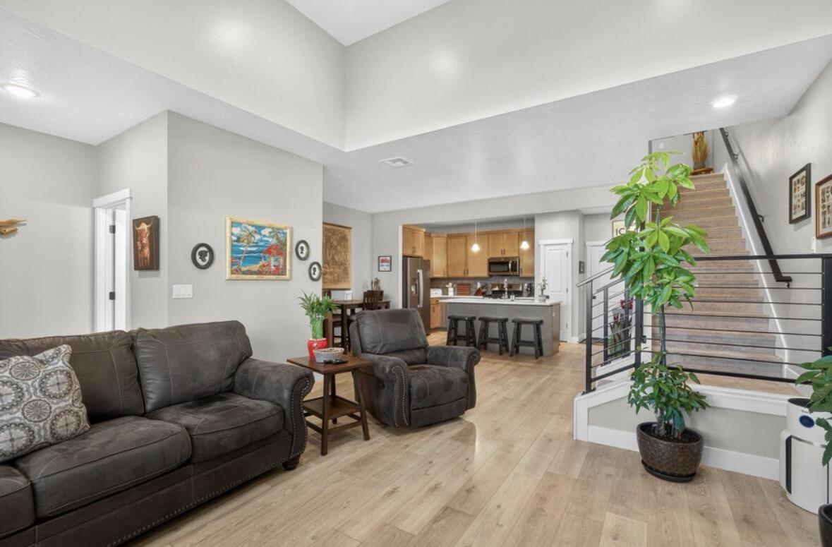 DESERT COLOR AUBURN HILLS - Residential