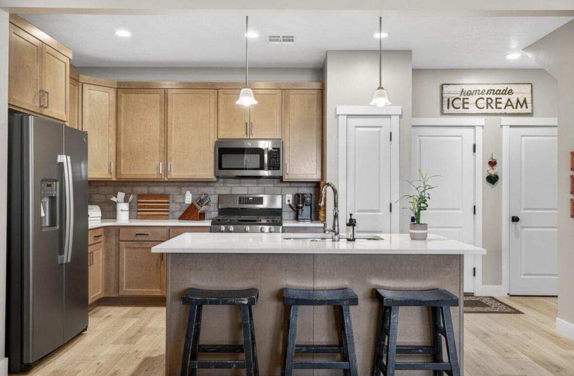 DESERT COLOR AUBURN HILLS - Residential