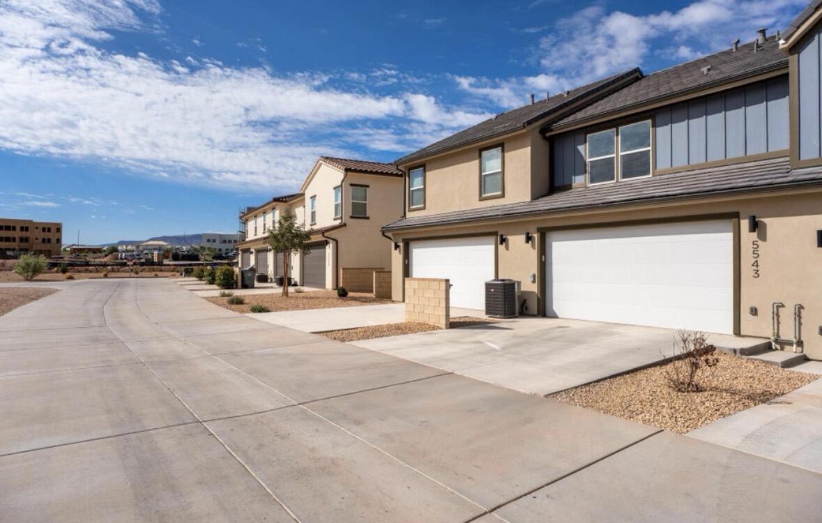 DESERT COLOR AUBURN HILLS - Residential