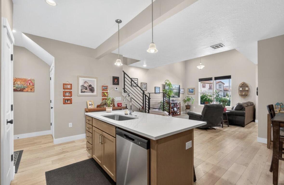 DESERT COLOR AUBURN HILLS - Residential