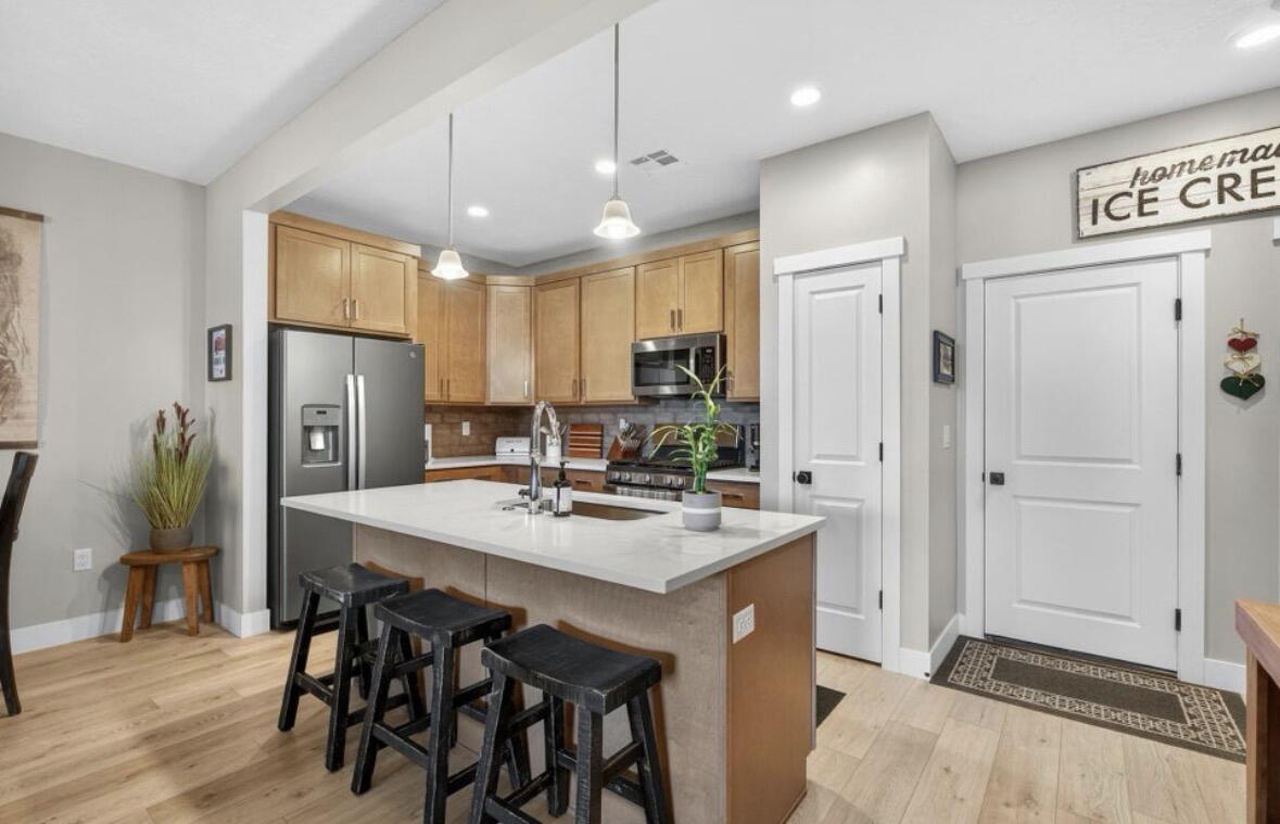 DESERT COLOR AUBURN HILLS - Residential