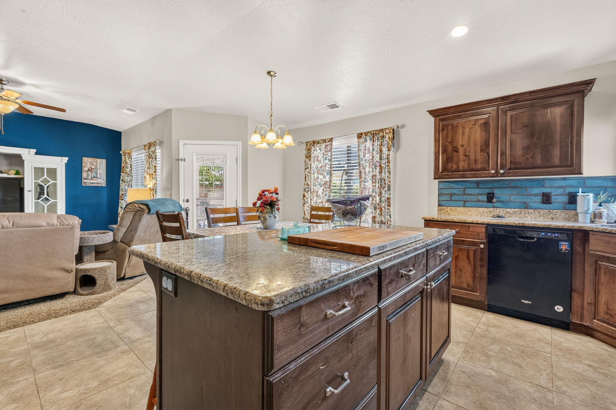 PEREGRINE POINTE - Residential