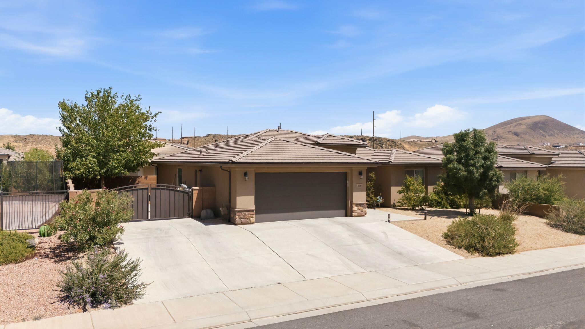 PEREGRINE POINTE - Residential