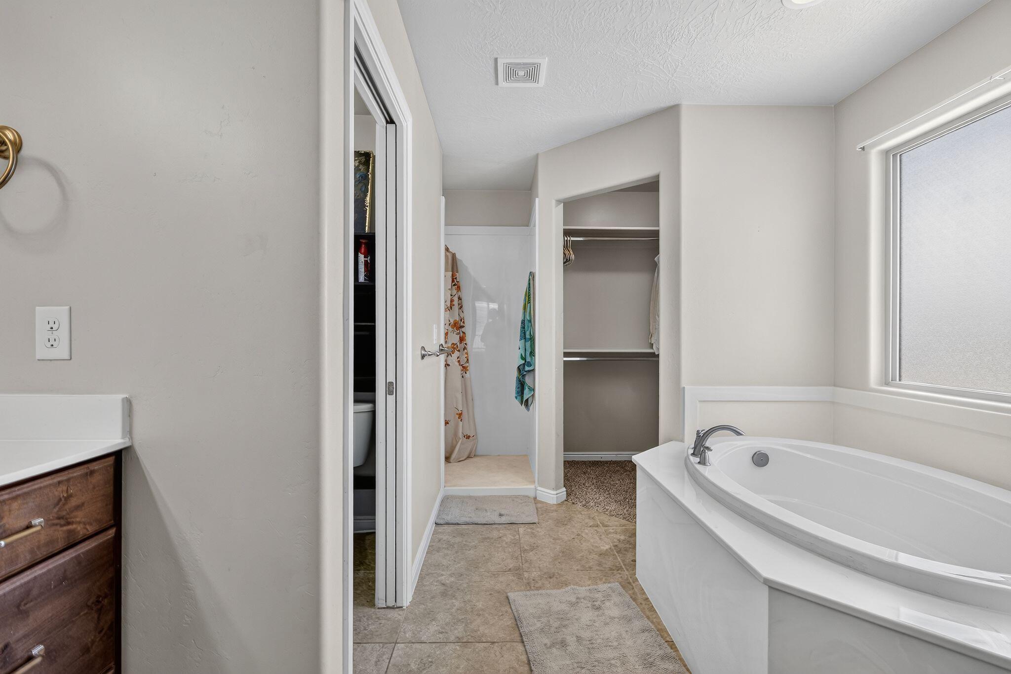 PEREGRINE POINTE - Residential