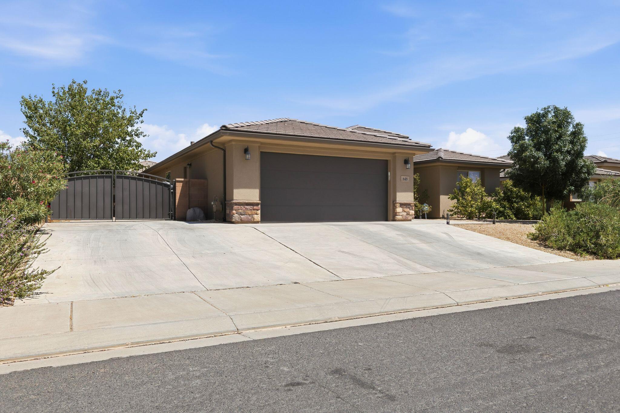 PEREGRINE POINTE - Residential