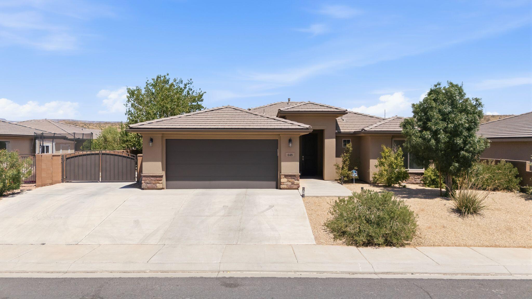 PEREGRINE POINTE - Residential