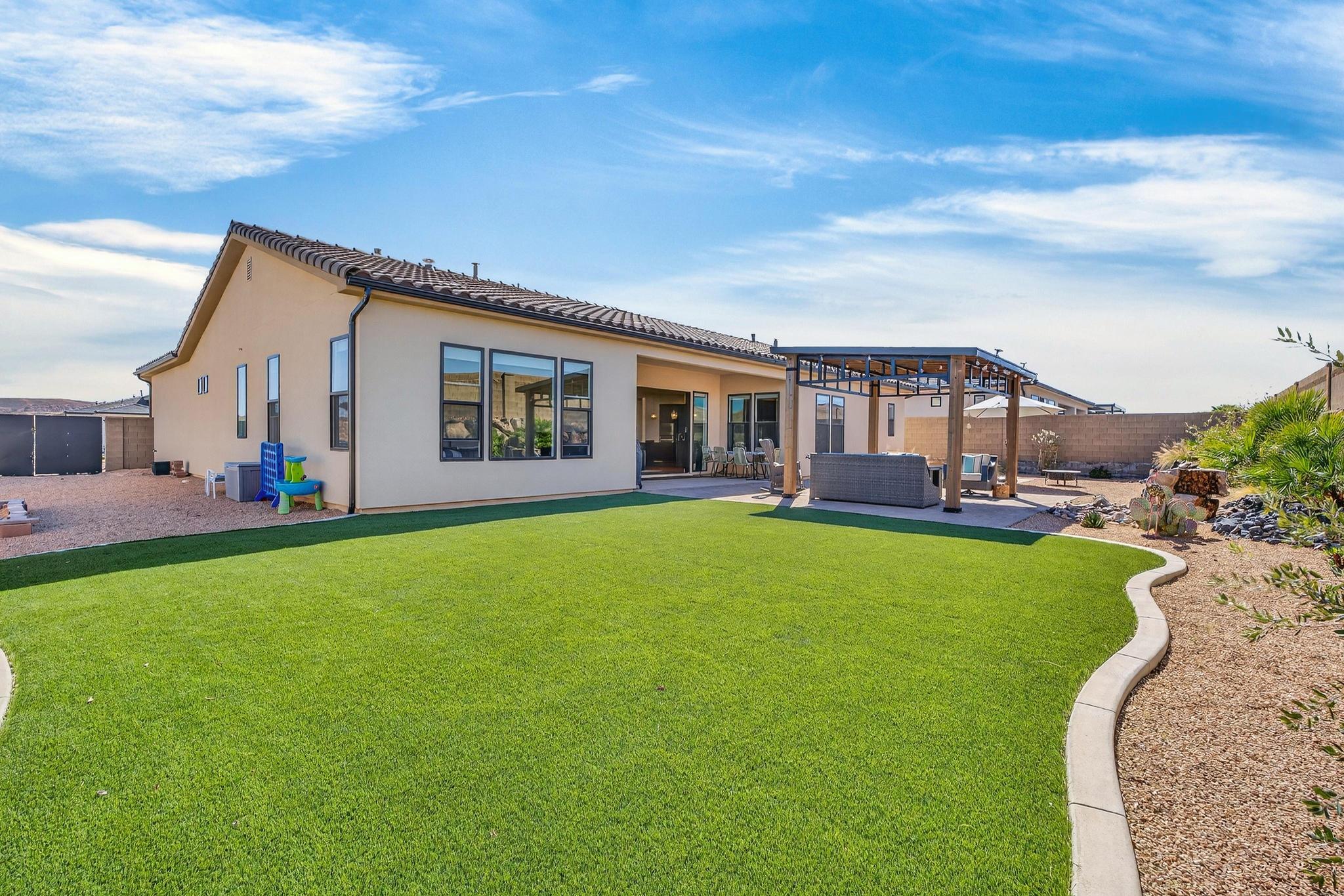 VIEWS AT CORAL CANYON - Residential