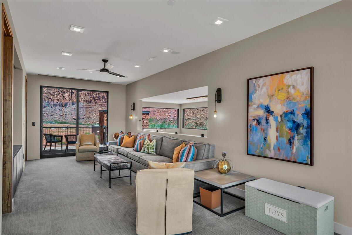 SENTIERRE PADRE CANYON - Residential