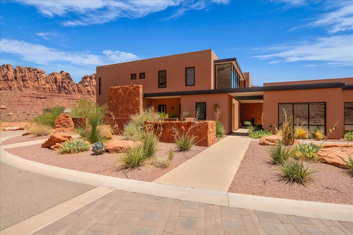 SENTIERRE PADRE CANYON - Residential