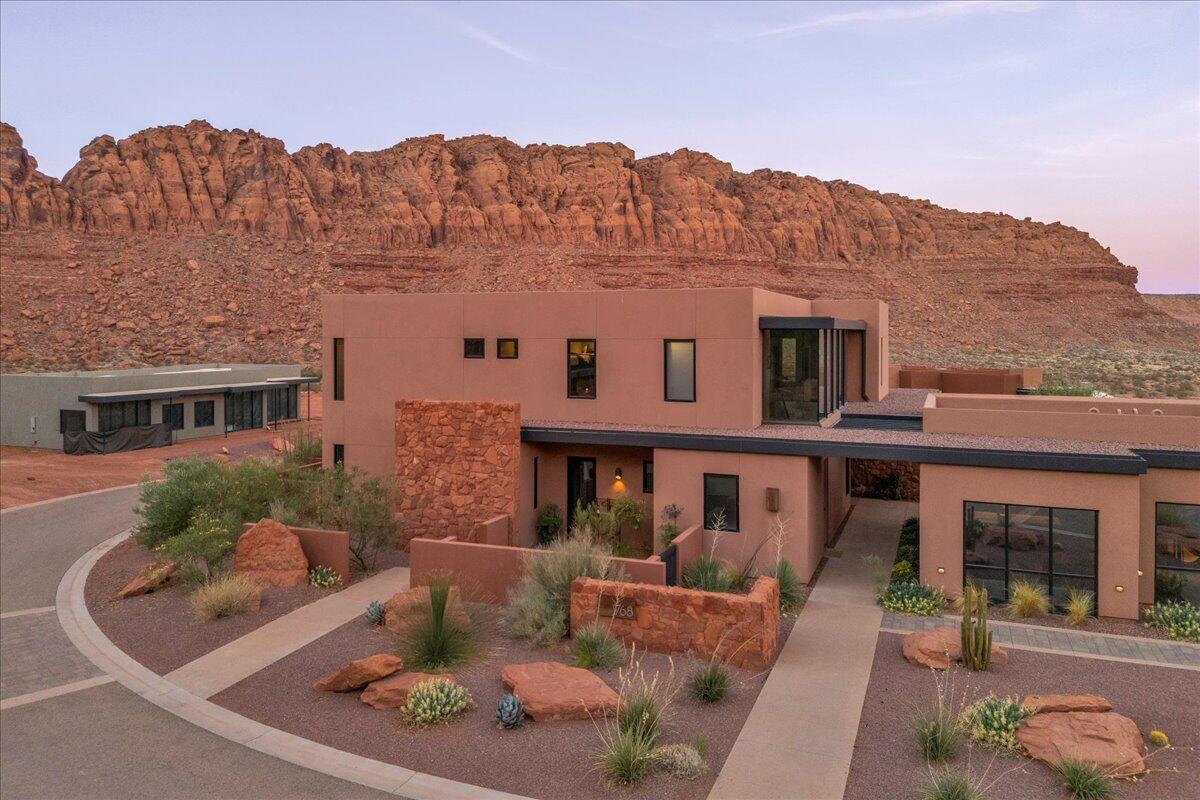 SENTIERRE PADRE CANYON - Residential
