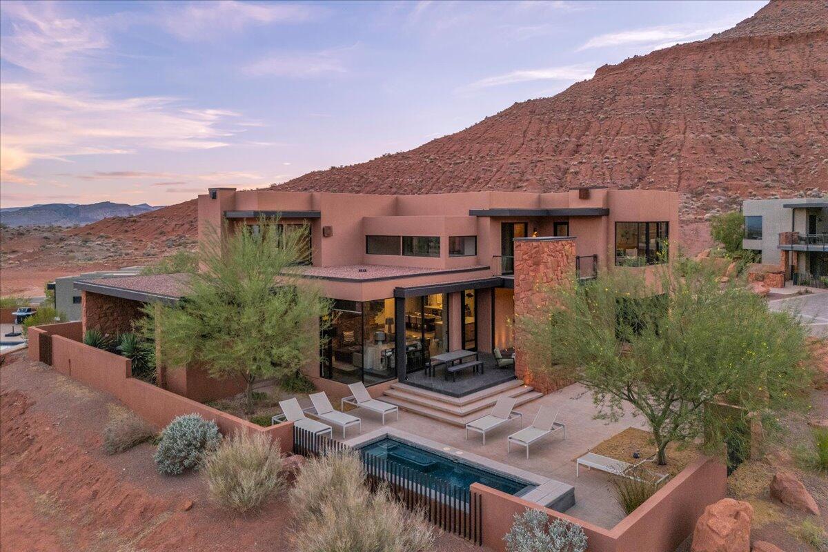 SENTIERRE PADRE CANYON - Residential
