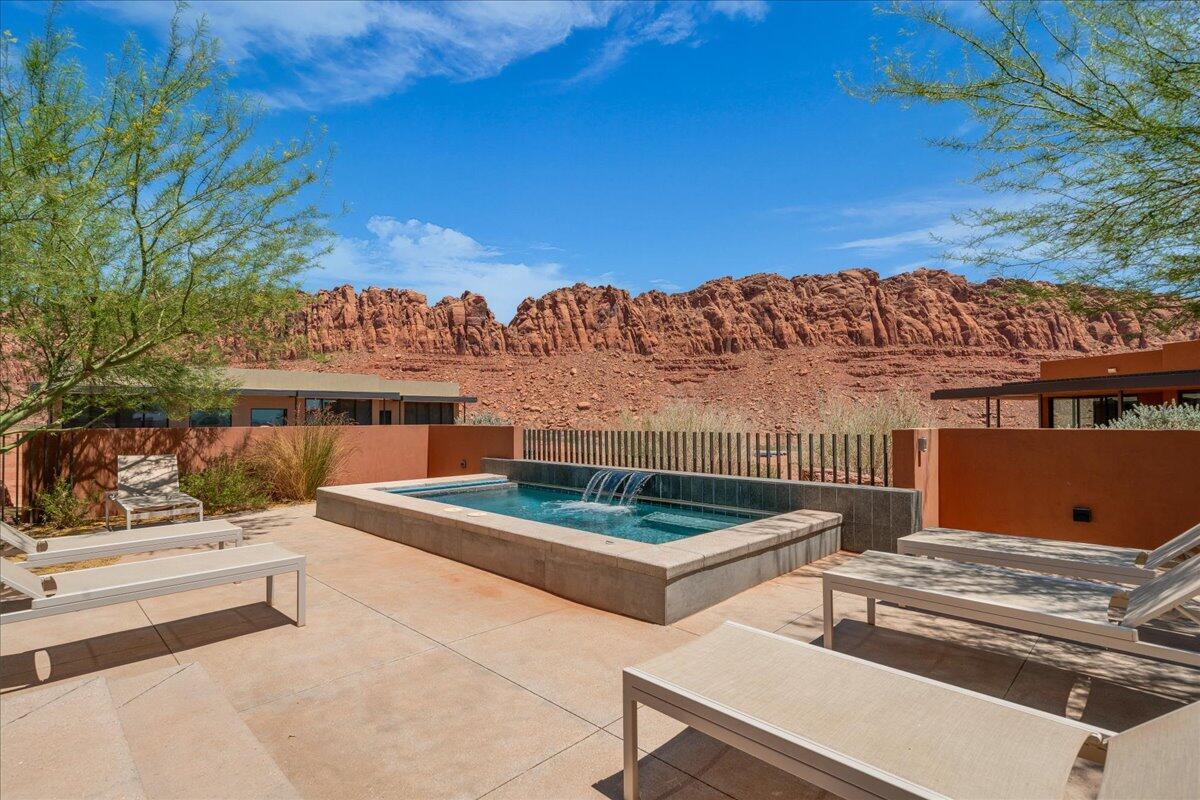 SENTIERRE PADRE CANYON - Residential