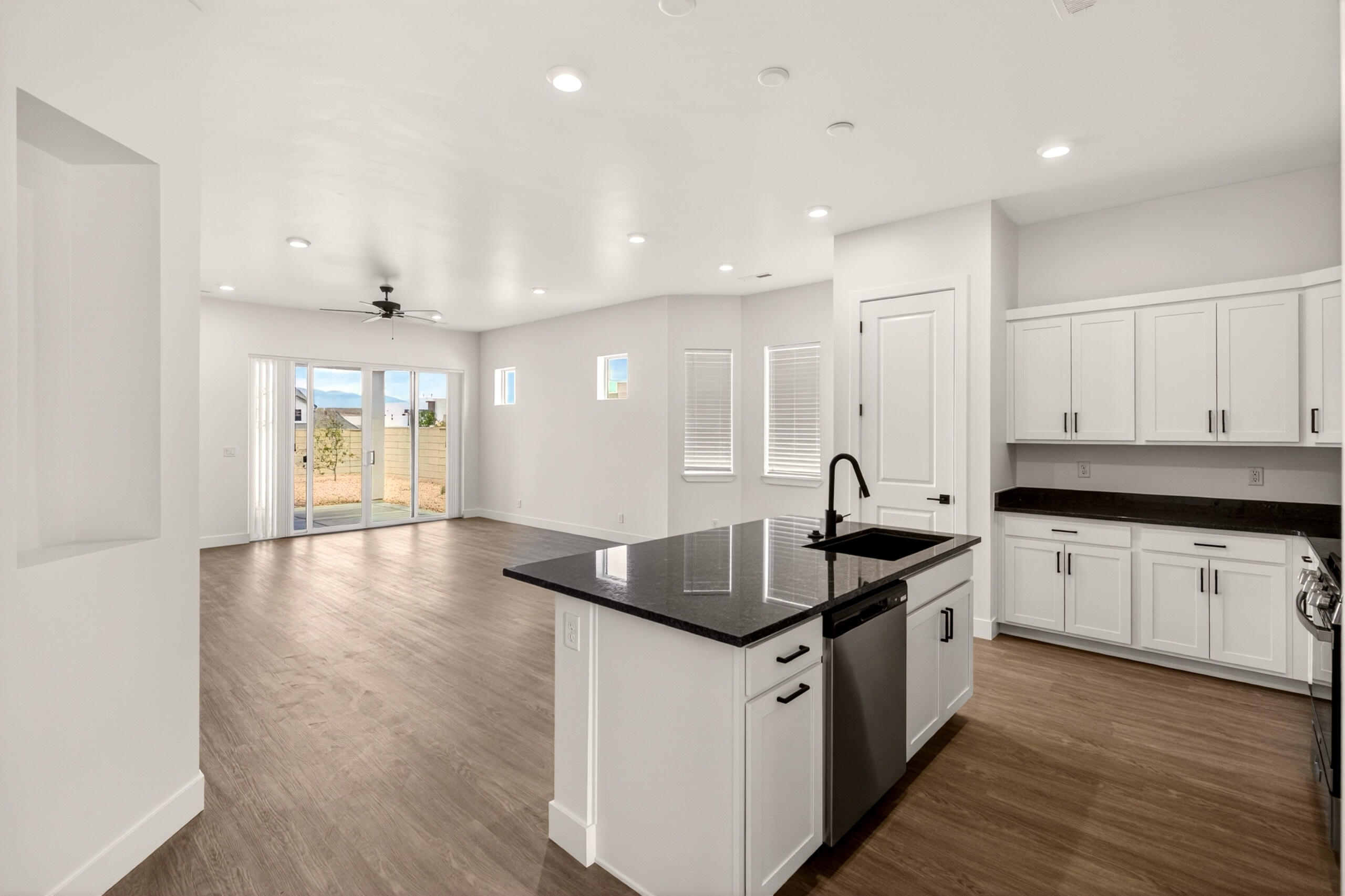 DESERT COLOR SAGE HAVEN - Residential