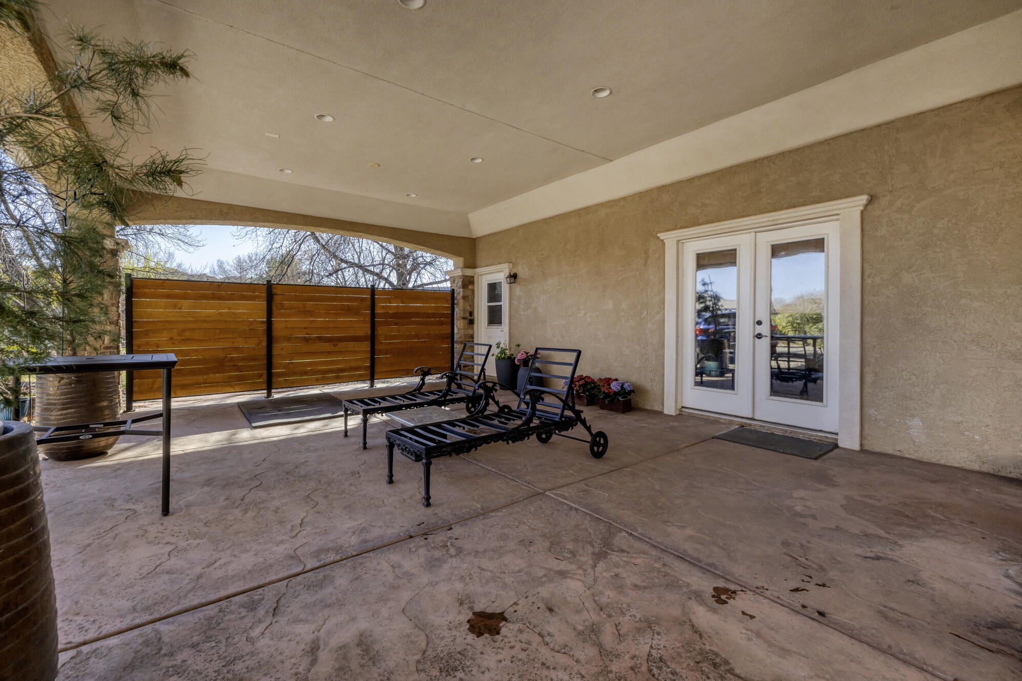 RIVER FRONT ESTATES - Residential