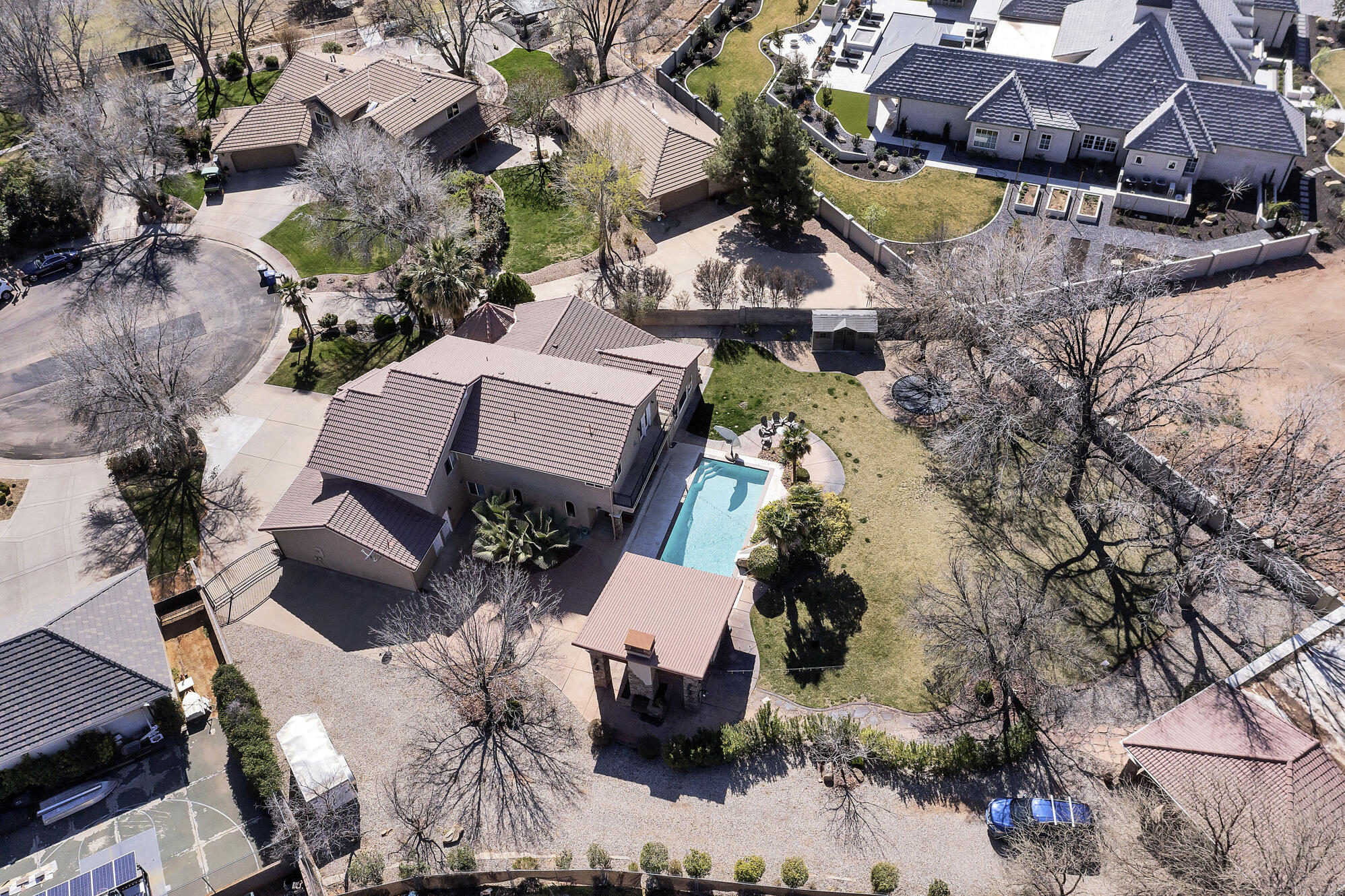 RIVER FRONT ESTATES - Residential