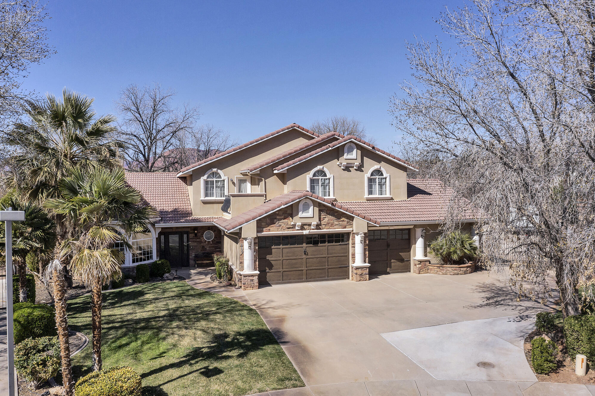 RIVER FRONT ESTATES - Residential