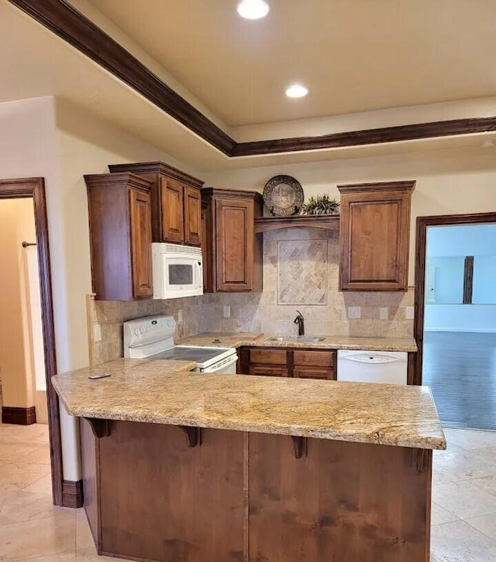 RIVER FRONT ESTATES - Residential