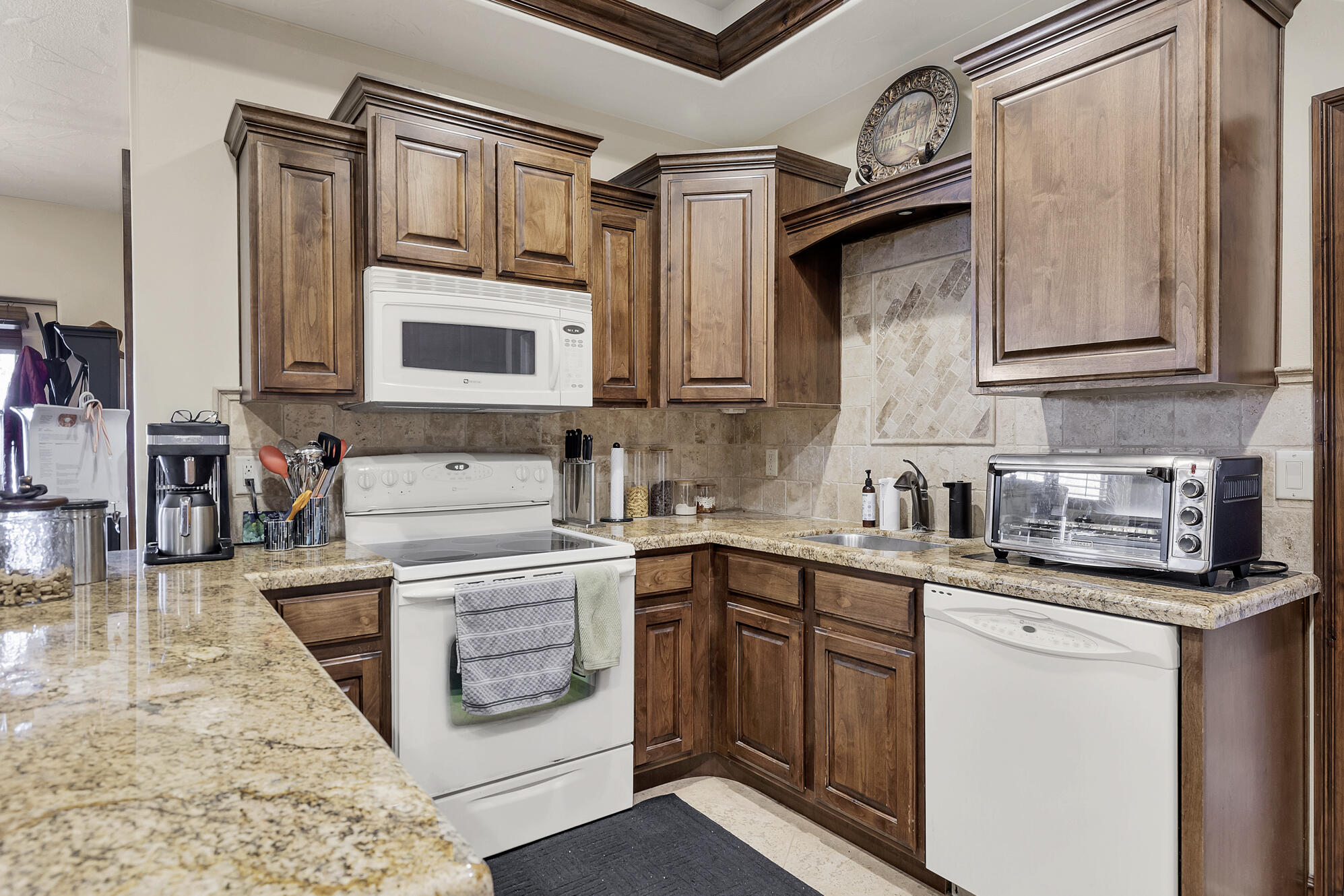 RIVER FRONT ESTATES - Residential