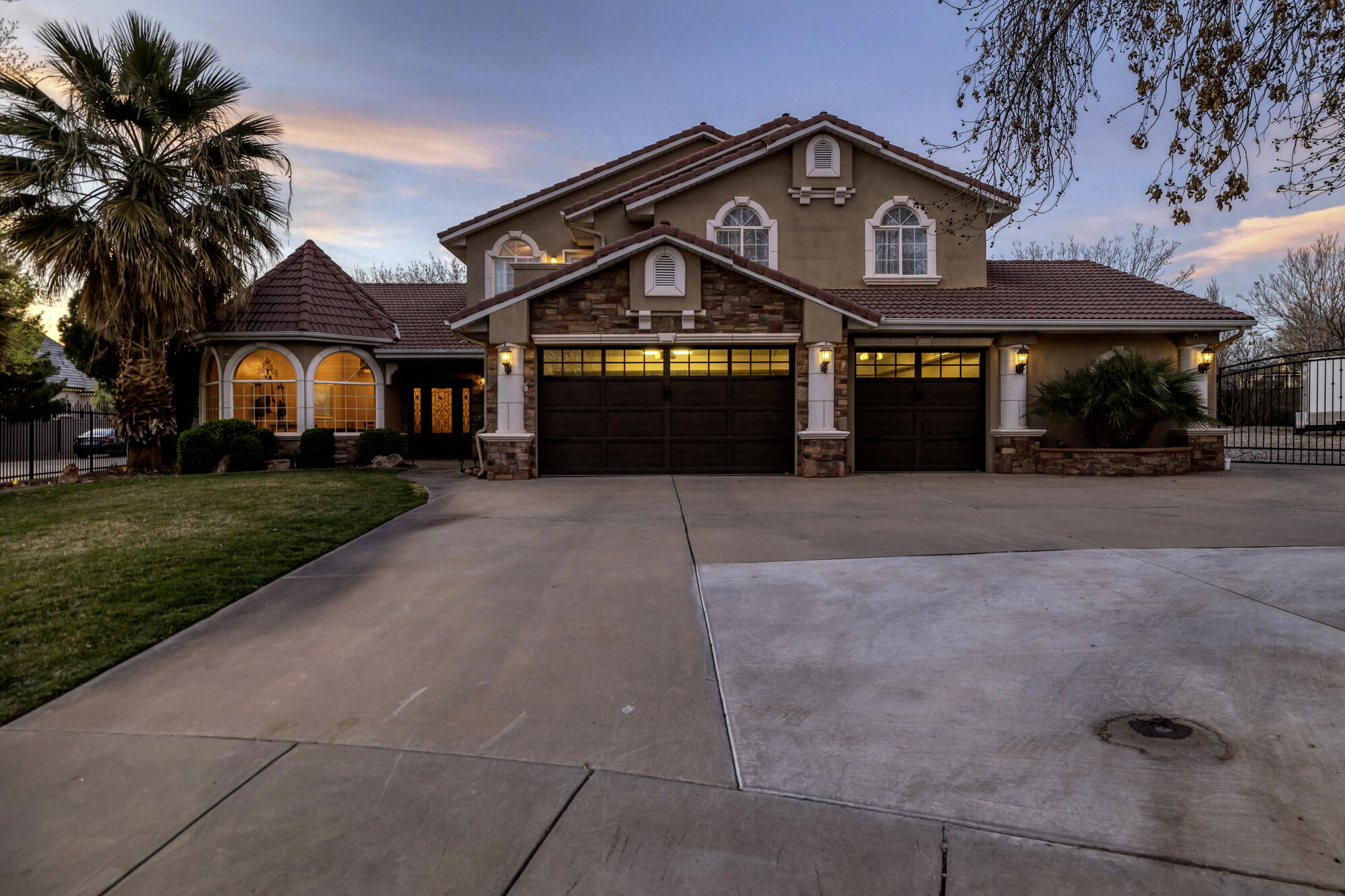 RIVER FRONT ESTATES - Residential