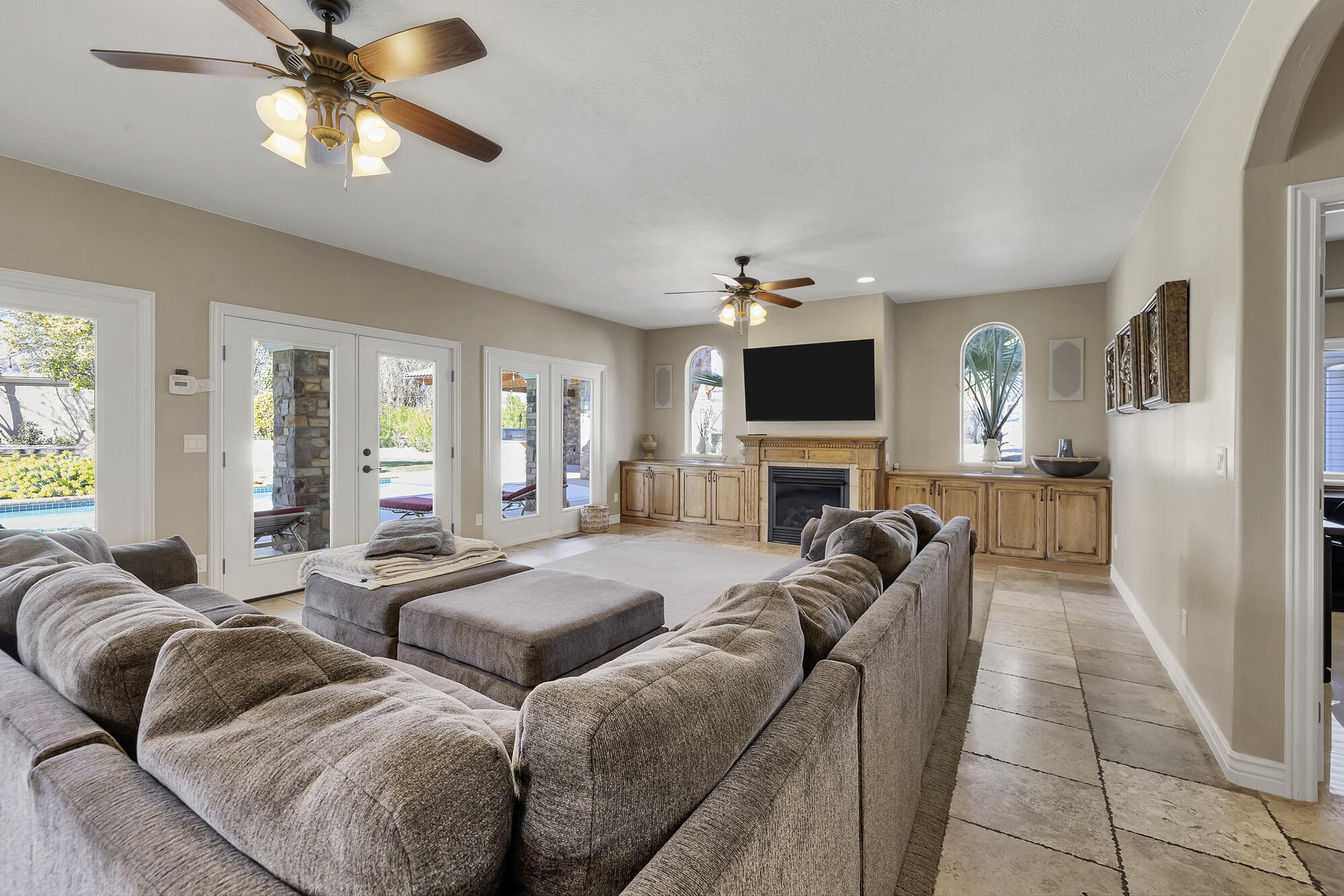RIVER FRONT ESTATES - Residential