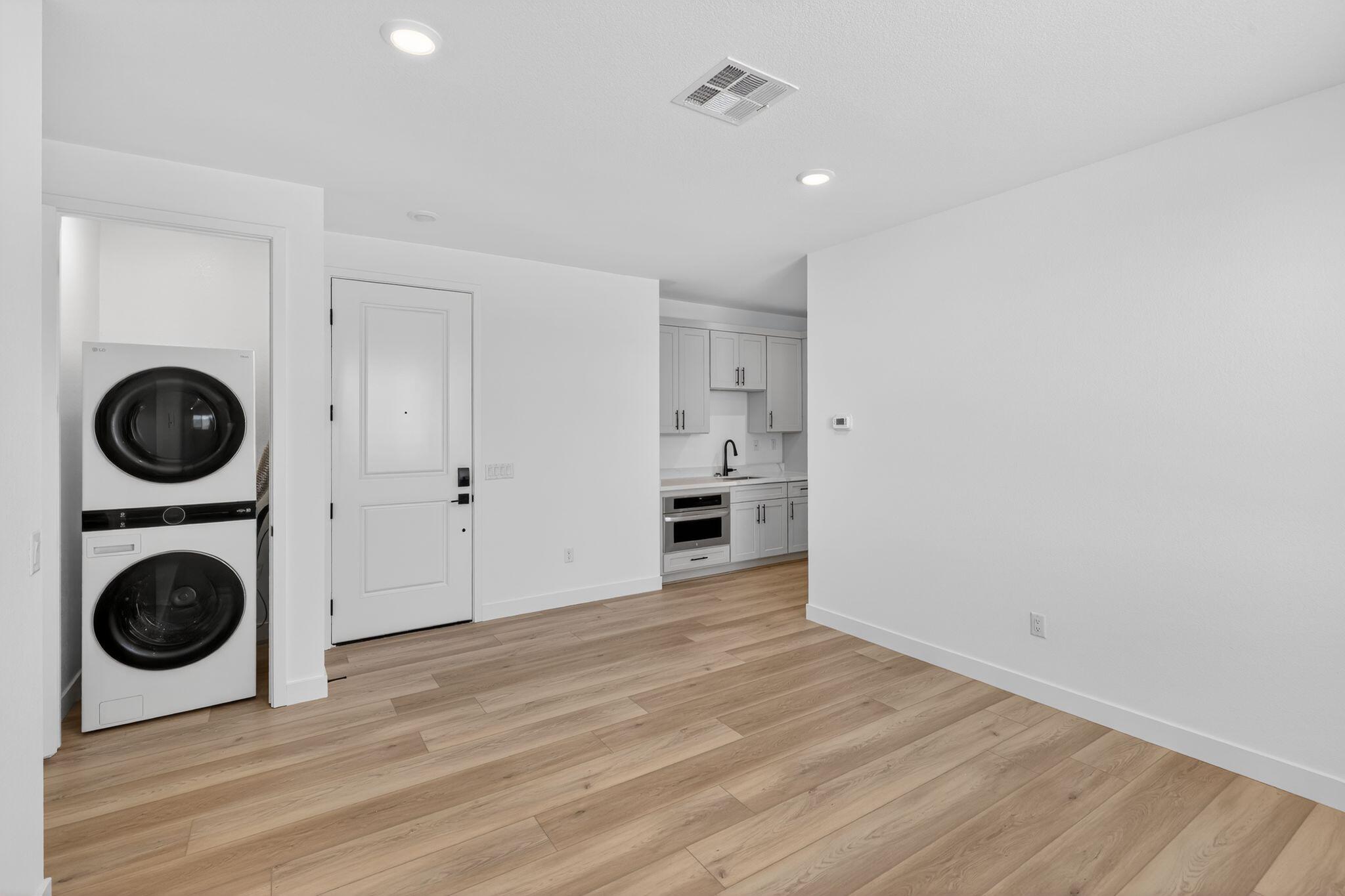 CECITA CREST AT DIVARIO - Residential