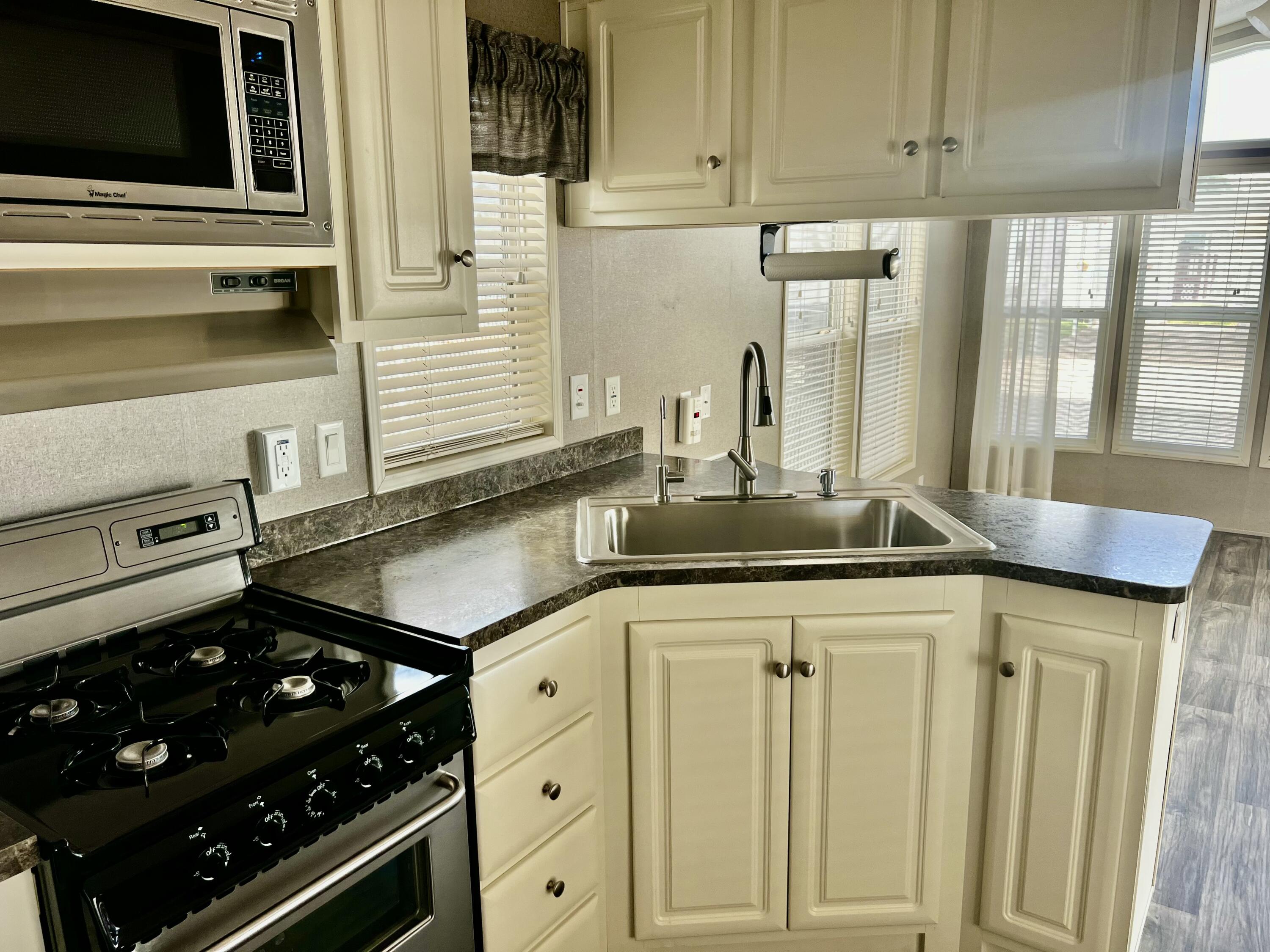 CHEROKEE SPRINGS RV PARK - Residential