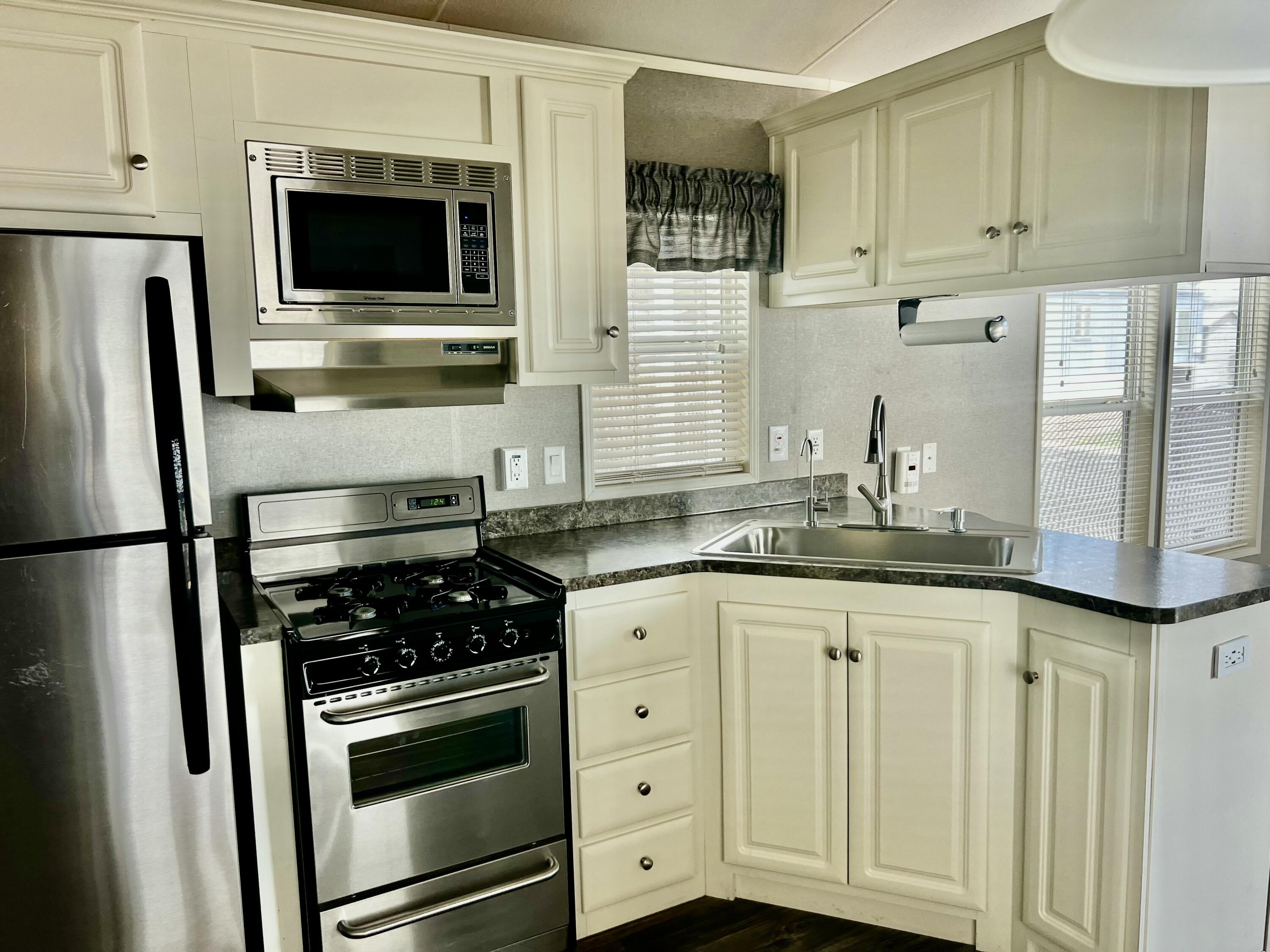 CHEROKEE SPRINGS RV PARK - Residential