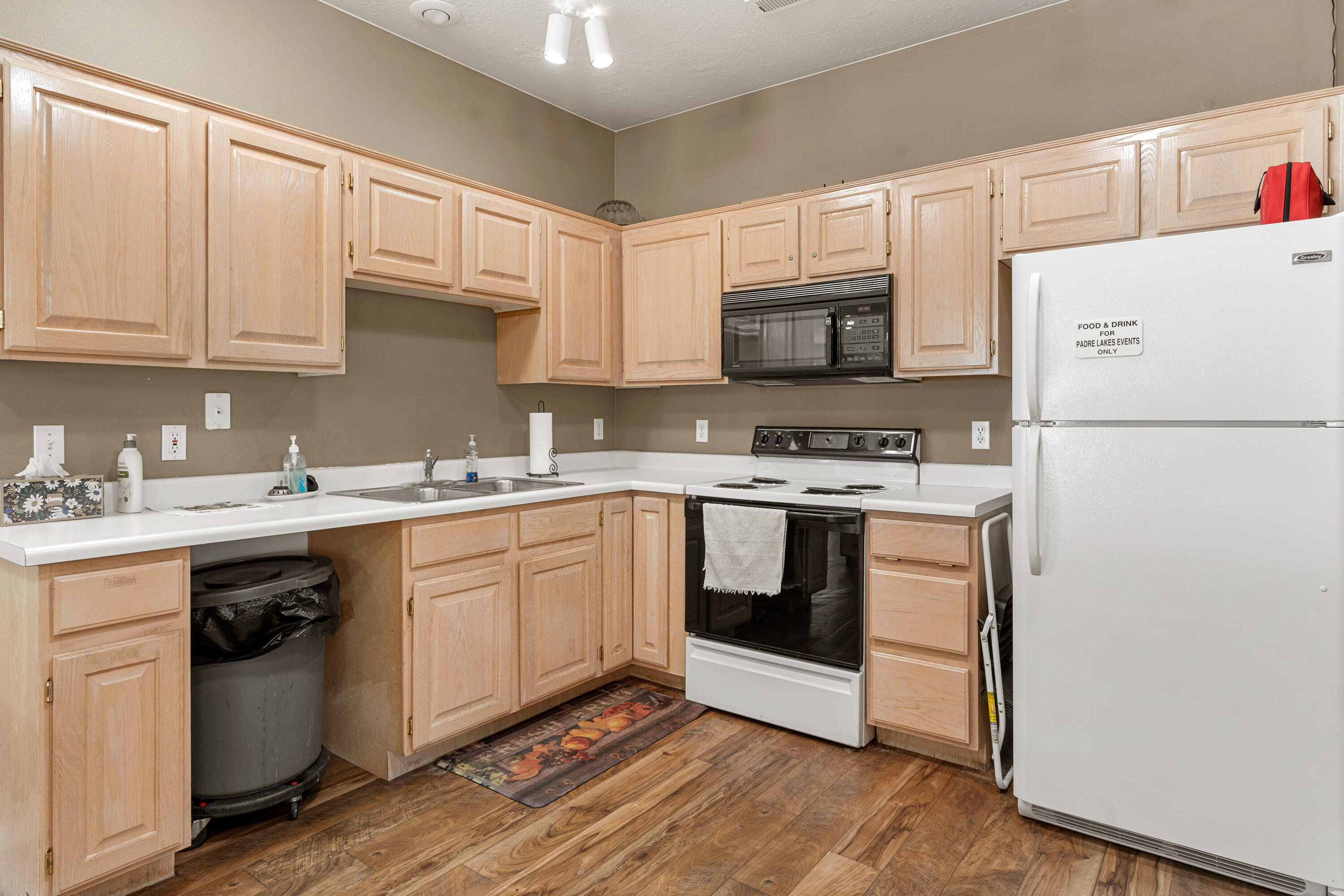 PADRE LAKES TOWNHOMES - Residential