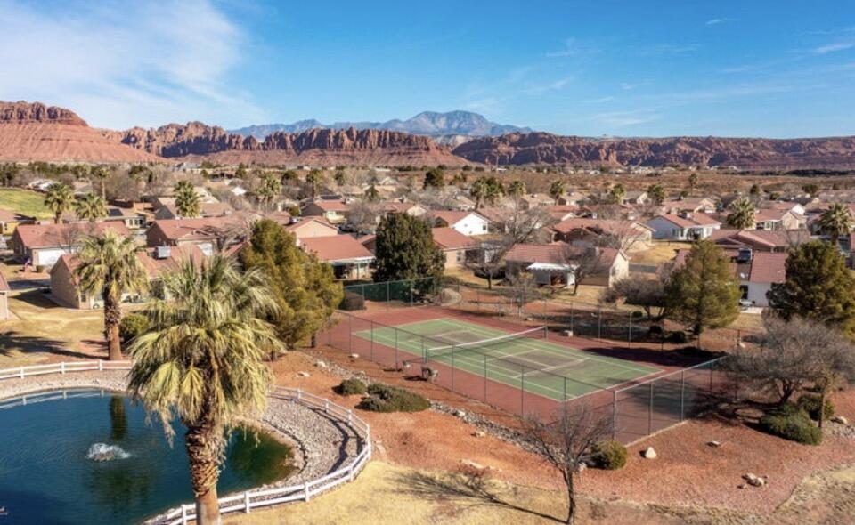 PADRE LAKES TOWNHOMES - Residential