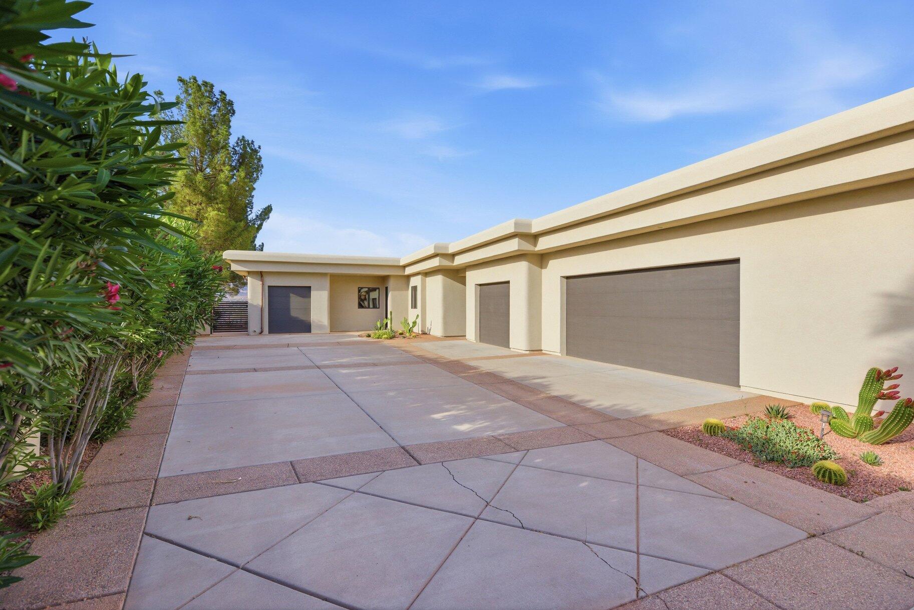 STONE CLIFF - Residential