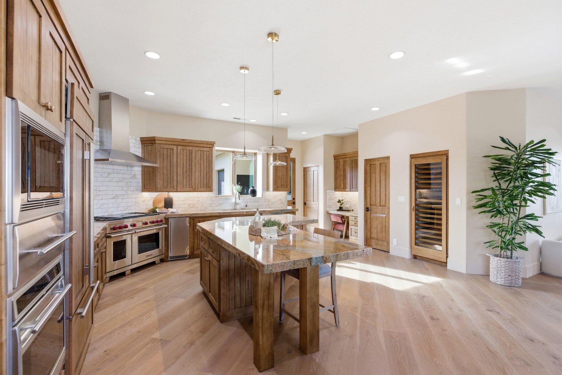 STONE CLIFF - Residential