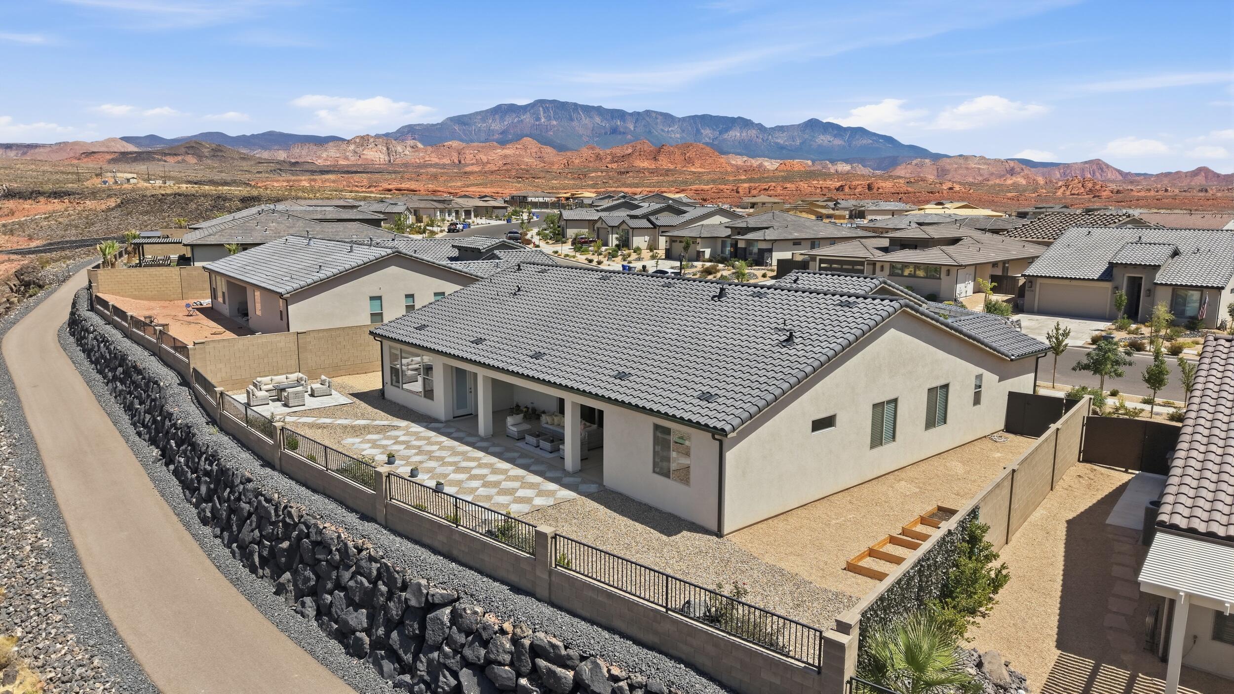 SOLIS AT CORAL CANYON - Residential