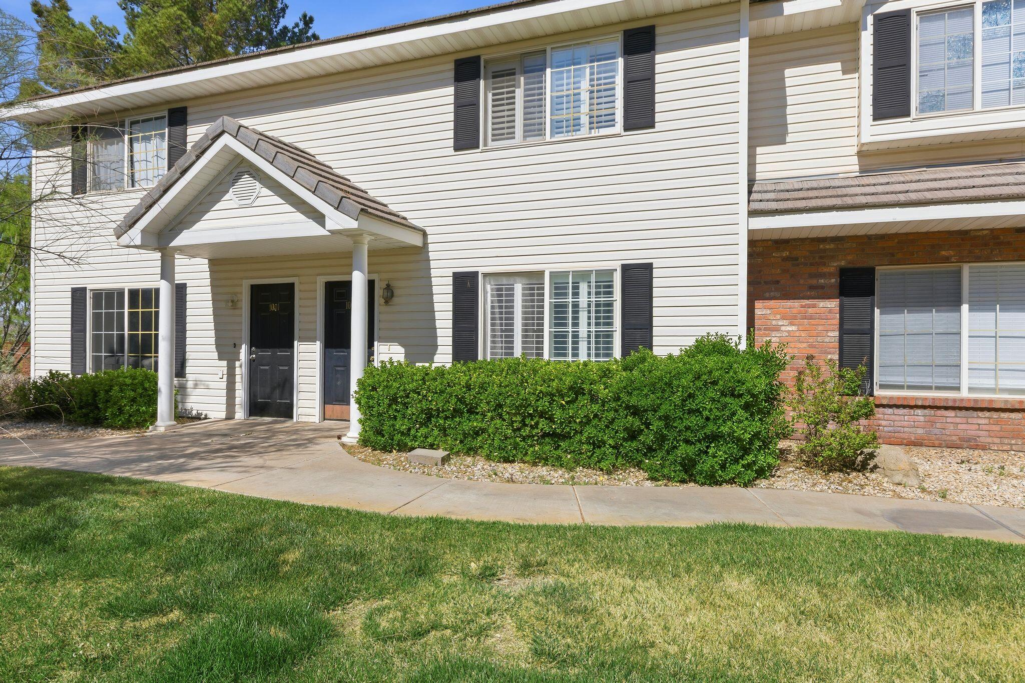 LEXINGTON HILLS TOWNHOMES - Residential