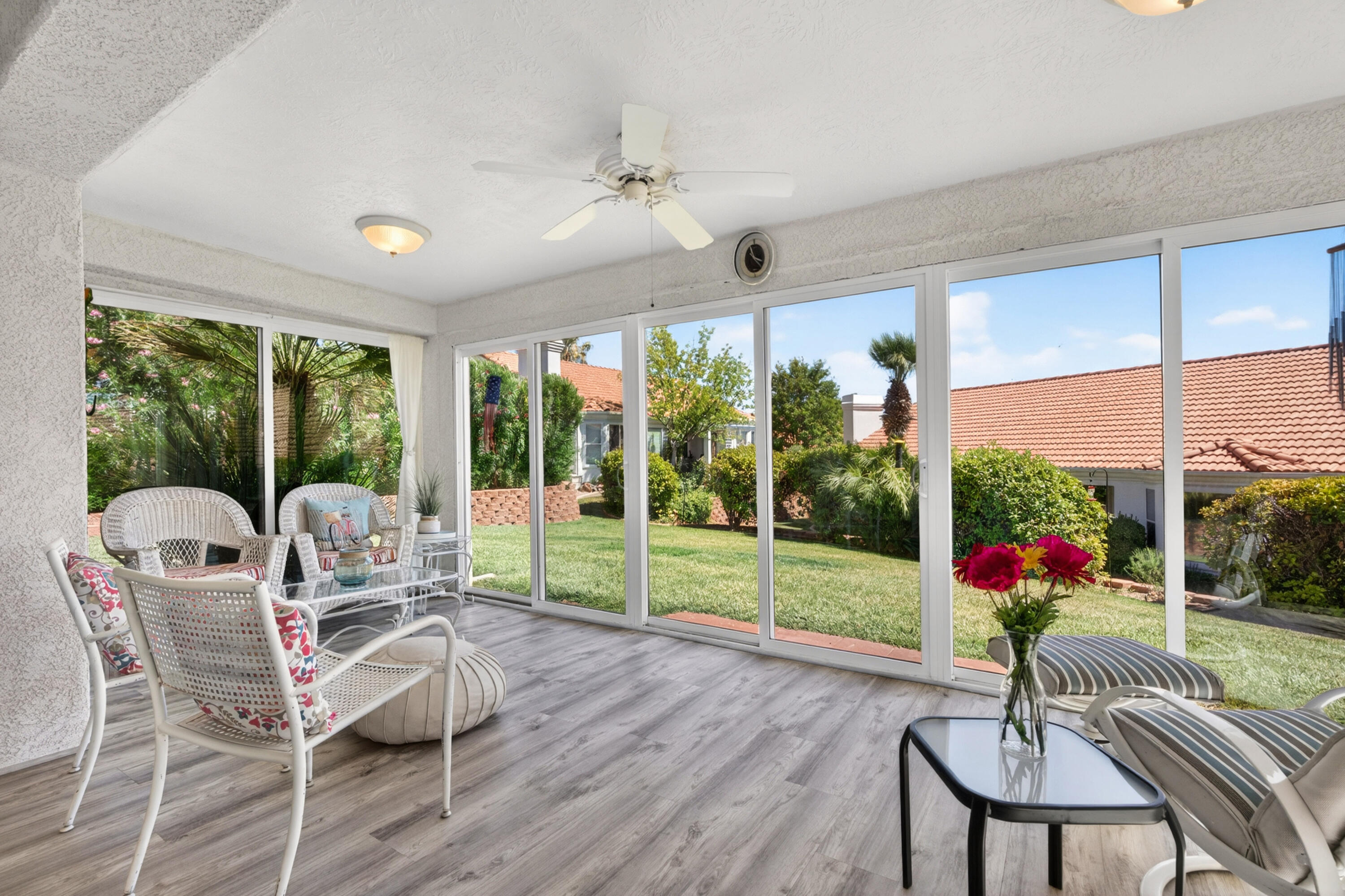 VISTA DEL SOL TOWNHOMES - Residential