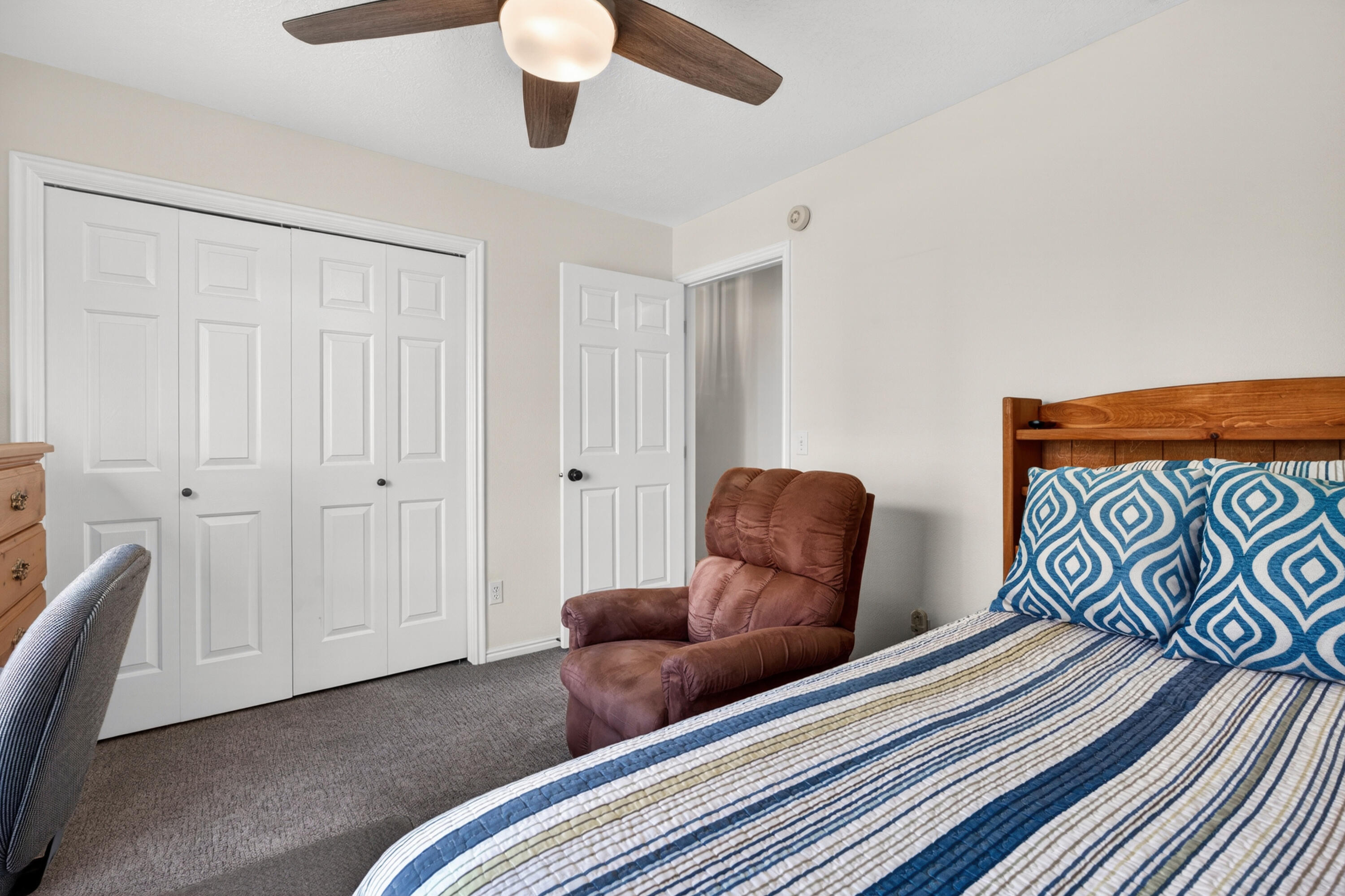 VISTA DEL SOL TOWNHOMES - Residential
