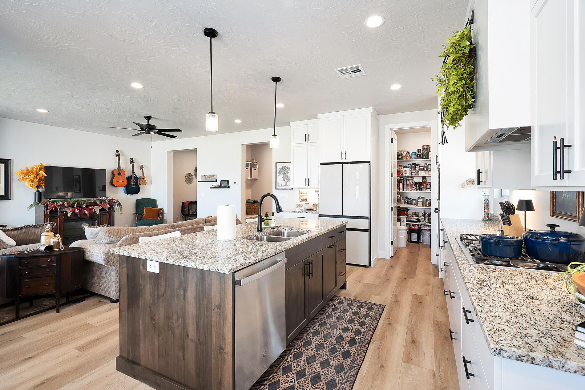 SOLIS AT CORAL CANYON - Residential